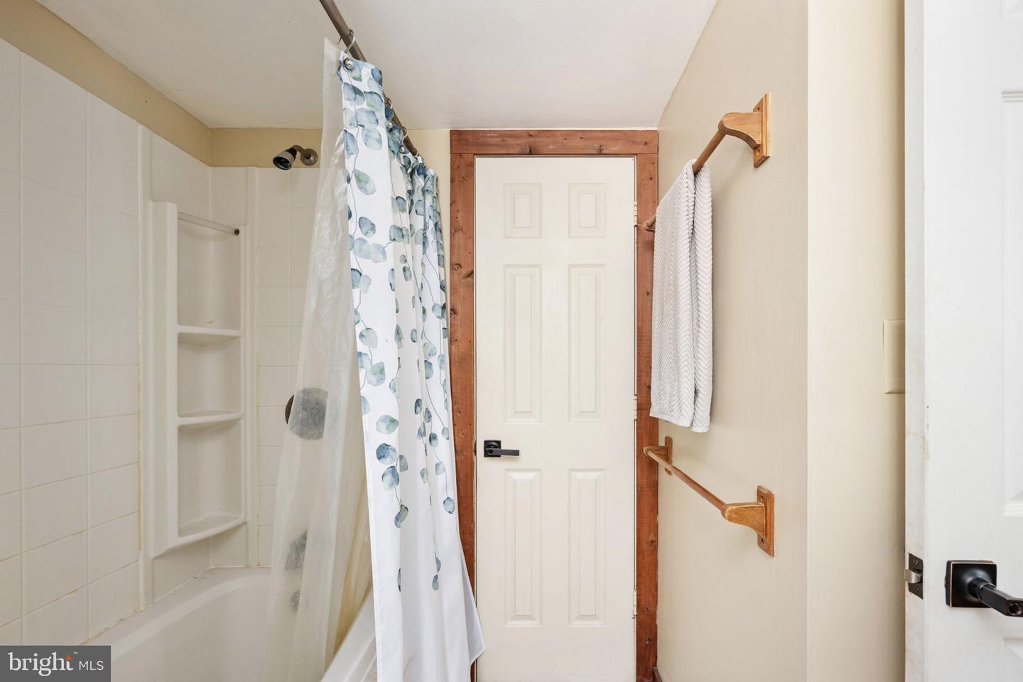 11 CARDINAL DRIVE, FREDERICKSBURG, Virginia 22406, 5 Bedrooms Bedrooms, ,3 BathroomsBathrooms,Residential,For sale,11 CARDINAL DRIVE,VAST2040360 MLS # VAST2040360
