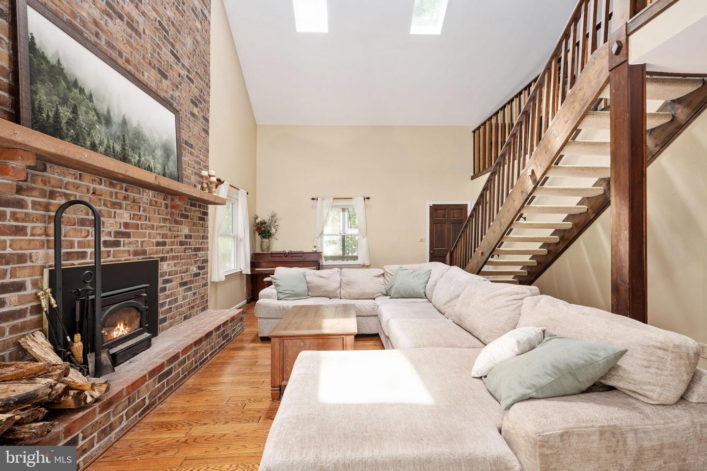 11 CARDINAL DRIVE, FREDERICKSBURG, Virginia 22406, 5 Bedrooms Bedrooms, ,3 BathroomsBathrooms,Residential,For sale,11 CARDINAL DRIVE,VAST2040360 MLS # VAST2040360