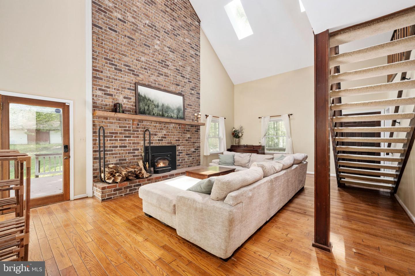 11 CARDINAL DRIVE, FREDERICKSBURG, Virginia 22406, 5 Bedrooms Bedrooms, ,3 BathroomsBathrooms,Residential,For sale,11 CARDINAL DRIVE,VAST2040360 MLS # VAST2040360