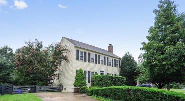4 BENTLEY DR, STERLING, Virginia 20165, 4 Bedrooms Bedrooms, ,2 BathroomsBathrooms,Residential,For sale,4 BENTLEY DR,VALO2100854 MLS # VALO2100854