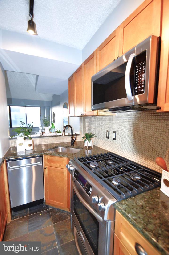 1245 13TH ST NW #902, WASHINGTON, District Of Columbia 20005, 2 Bedrooms Bedrooms, ,2 BathroomsBathrooms,Residential,For sale,1245 13TH ST NW #902,DCDC2208452 MLS # DCDC2208452