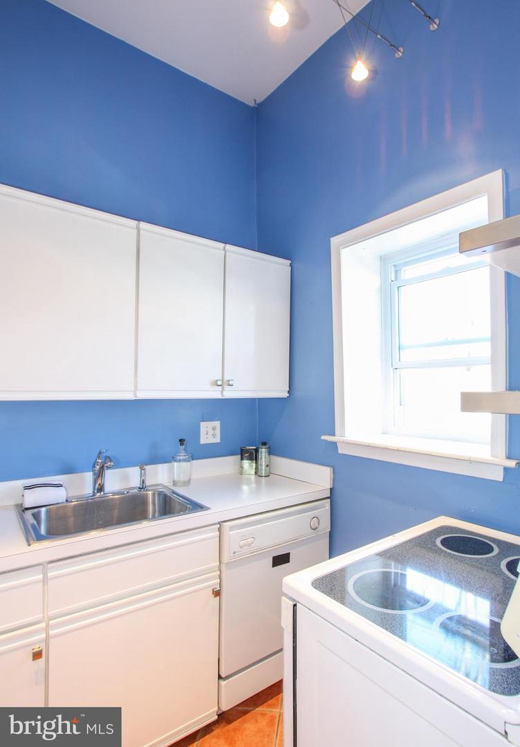 1434 POTOMAC AVE SE #5, WASHINGTON, District Of Columbia 20003, 1 Bedroom Bedrooms, ,1 BathroomBathrooms,Residential,For sale,1434 POTOMAC AVE SE #5,DCDC2208460 MLS # DCDC2208460