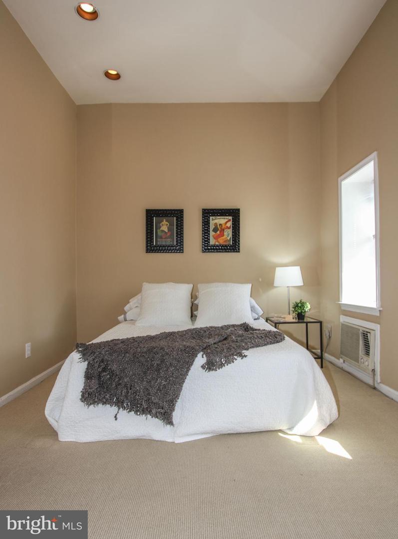 1434 POTOMAC AVE SE #5, WASHINGTON, District Of Columbia 20003, 1 Bedroom Bedrooms, ,1 BathroomBathrooms,Residential,For sale,1434 POTOMAC AVE SE #5,DCDC2208460 MLS # DCDC2208460