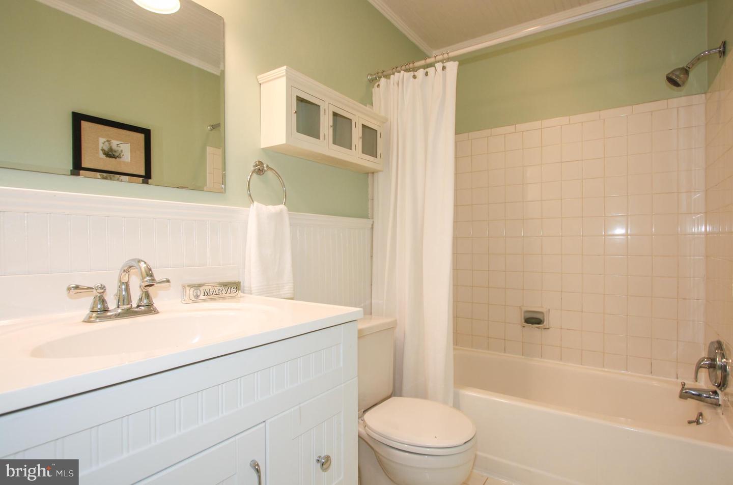 1434 POTOMAC AVE SE #5, WASHINGTON, District Of Columbia 20003, 1 Bedroom Bedrooms, ,1 BathroomBathrooms,Residential,For sale,1434 POTOMAC AVE SE #5,DCDC2208460 MLS # DCDC2208460