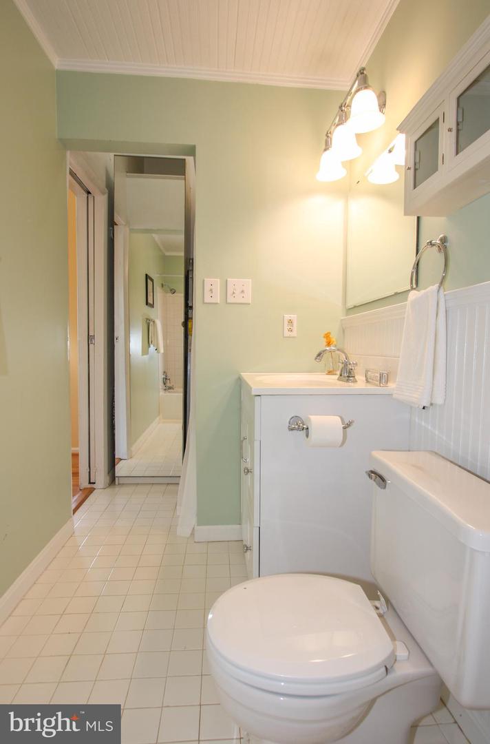 1434 POTOMAC AVE SE #5, WASHINGTON, District Of Columbia 20003, 1 Bedroom Bedrooms, ,1 BathroomBathrooms,Residential,For sale,1434 POTOMAC AVE SE #5,DCDC2208460 MLS # DCDC2208460