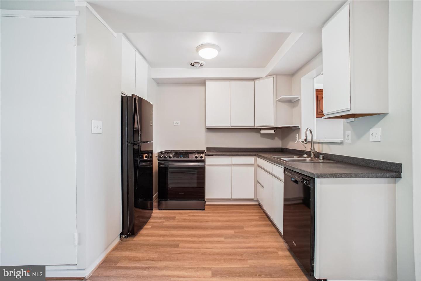 3135 MANOR RD, FALLS CHURCH, Virginia 22042, 3 Bedrooms Bedrooms, ,2 BathroomsBathrooms,Residential,For sale,3135 MANOR RD,VAFX2252664 MLS # VAFX2252664