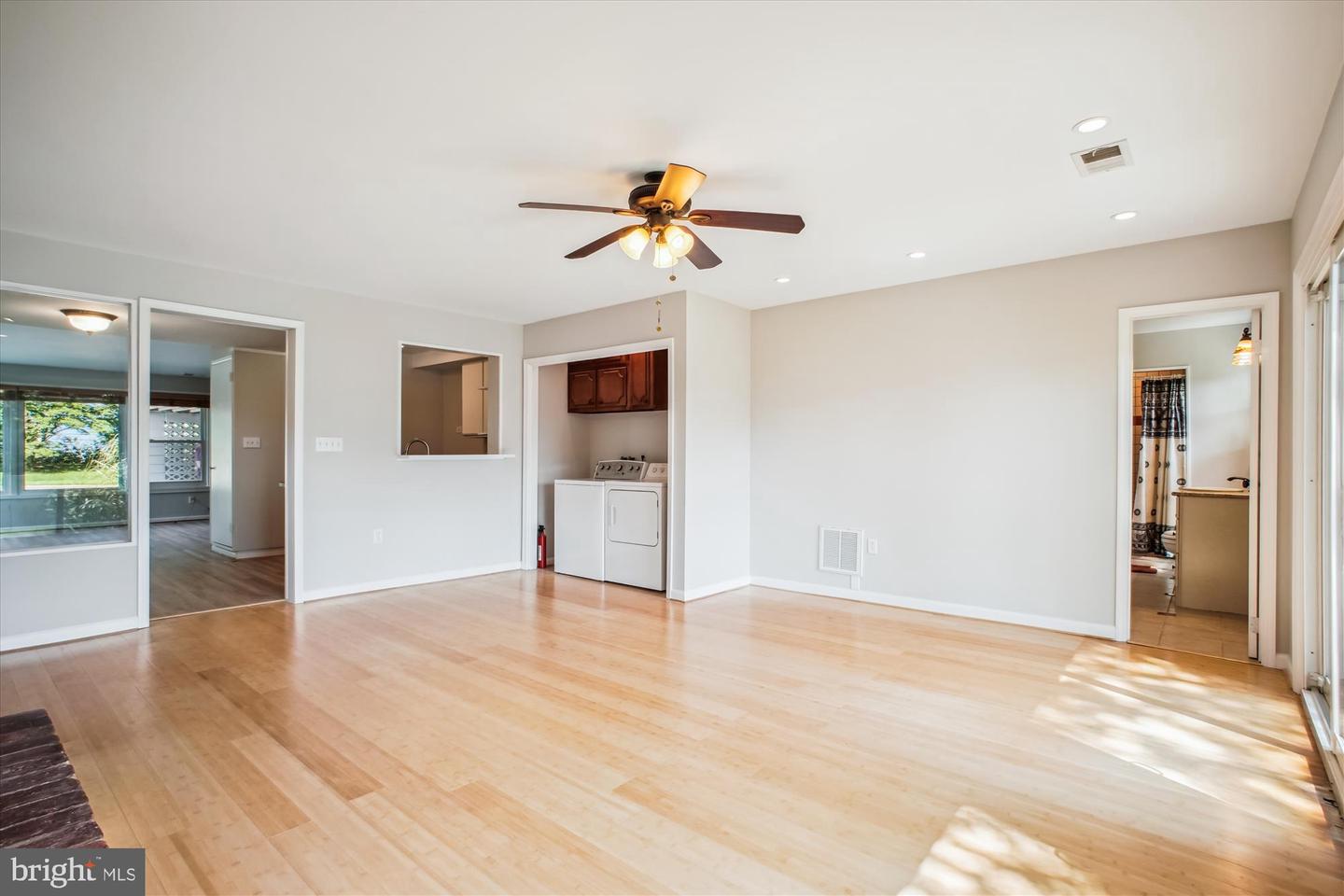 3135 MANOR RD, FALLS CHURCH, Virginia 22042, 3 Bedrooms Bedrooms, ,2 BathroomsBathrooms,Residential,For sale,3135 MANOR RD,VAFX2252664 MLS # VAFX2252664