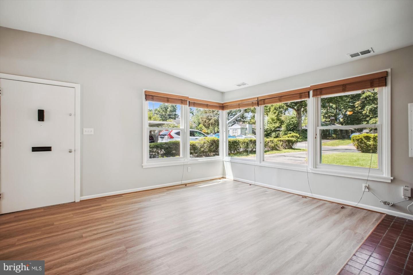 3135 MANOR RD, FALLS CHURCH, Virginia 22042, 3 Bedrooms Bedrooms, ,2 BathroomsBathrooms,Residential,For sale,3135 MANOR RD,VAFX2252664 MLS # VAFX2252664