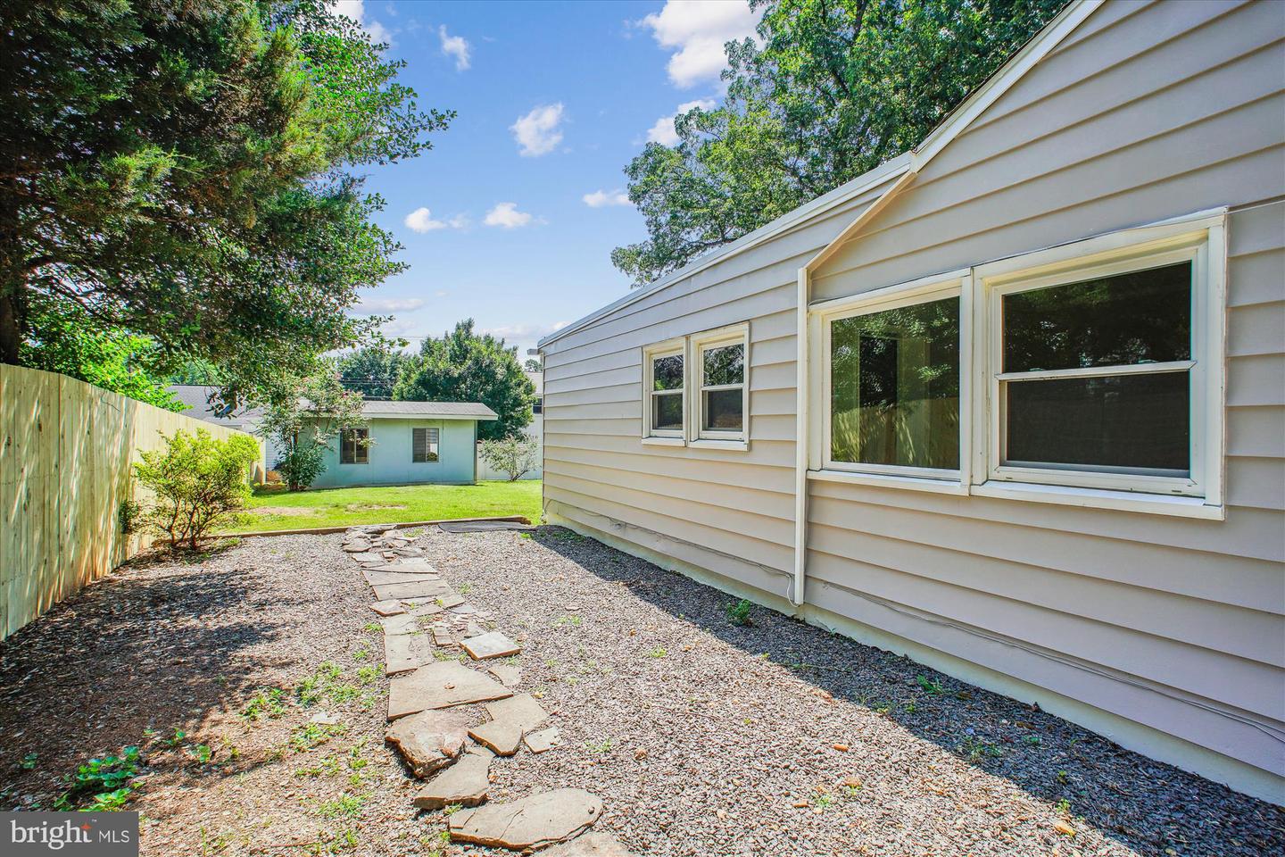 3135 MANOR RD, FALLS CHURCH, Virginia 22042, 3 Bedrooms Bedrooms, ,2 BathroomsBathrooms,Residential,For sale,3135 MANOR RD,VAFX2252664 MLS # VAFX2252664