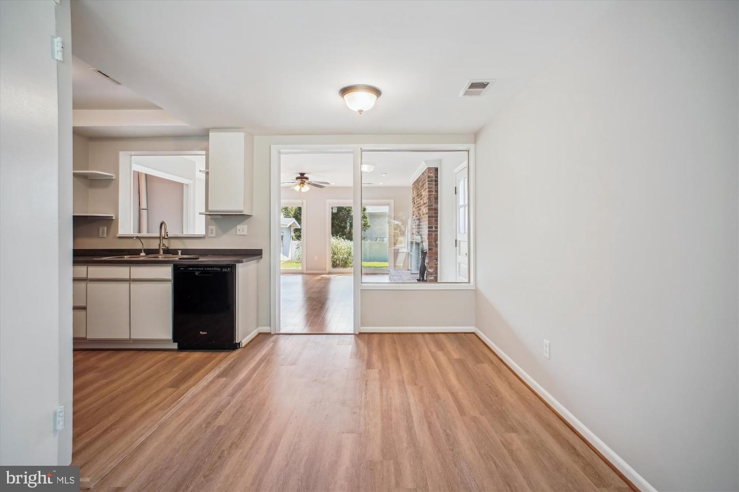 3135 MANOR RD, FALLS CHURCH, Virginia 22042, 3 Bedrooms Bedrooms, ,2 BathroomsBathrooms,Residential,For sale,3135 MANOR RD,VAFX2252664 MLS # VAFX2252664