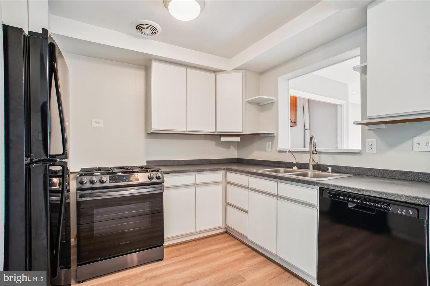 3135 MANOR RD, FALLS CHURCH, Virginia 22042, 3 Bedrooms Bedrooms, ,2 BathroomsBathrooms,Residential,For sale,3135 MANOR RD,VAFX2252664 MLS # VAFX2252664