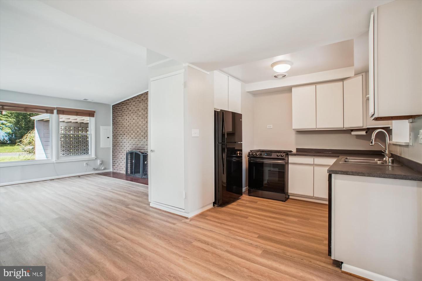 3135 MANOR RD, FALLS CHURCH, Virginia 22042, 3 Bedrooms Bedrooms, ,2 BathroomsBathrooms,Residential,For sale,3135 MANOR RD,VAFX2252664 MLS # VAFX2252664