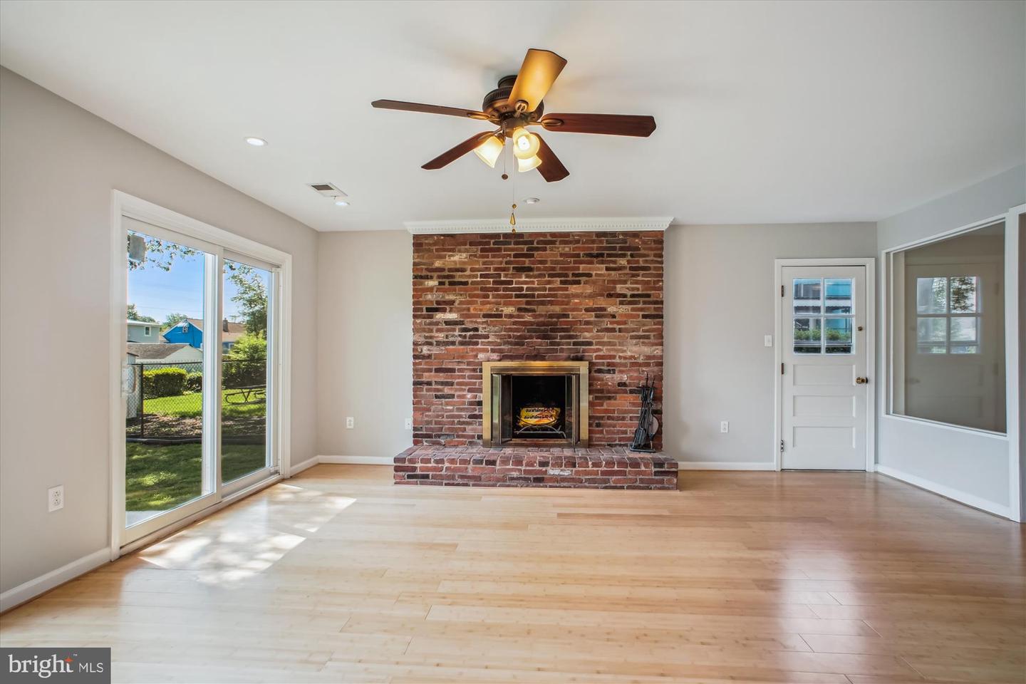 3135 MANOR RD, FALLS CHURCH, Virginia 22042, 3 Bedrooms Bedrooms, ,2 BathroomsBathrooms,Residential,For sale,3135 MANOR RD,VAFX2252664 MLS # VAFX2252664
