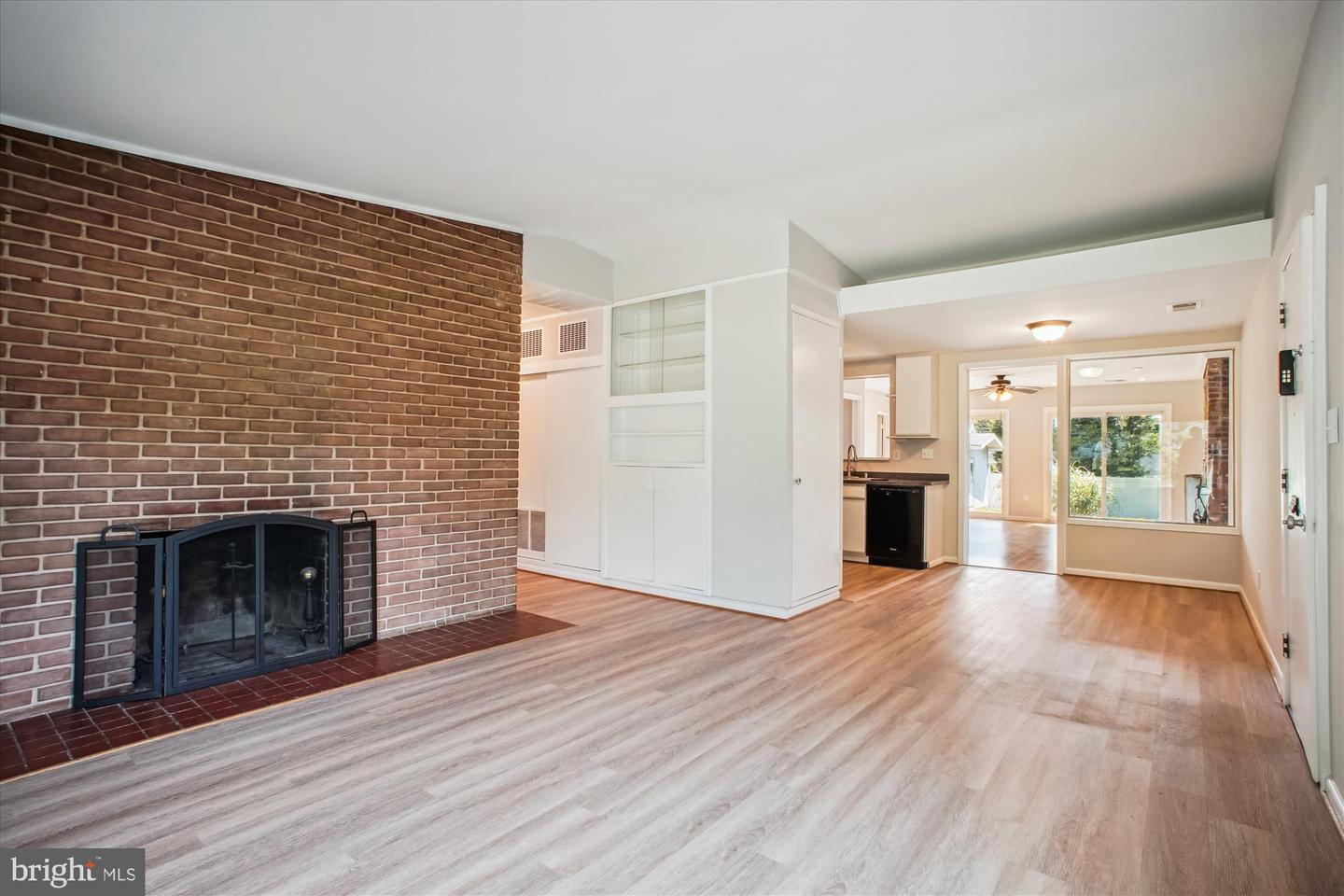 3135 MANOR RD, FALLS CHURCH, Virginia 22042, 3 Bedrooms Bedrooms, ,2 BathroomsBathrooms,Residential,For sale,3135 MANOR RD,VAFX2252664 MLS # VAFX2252664