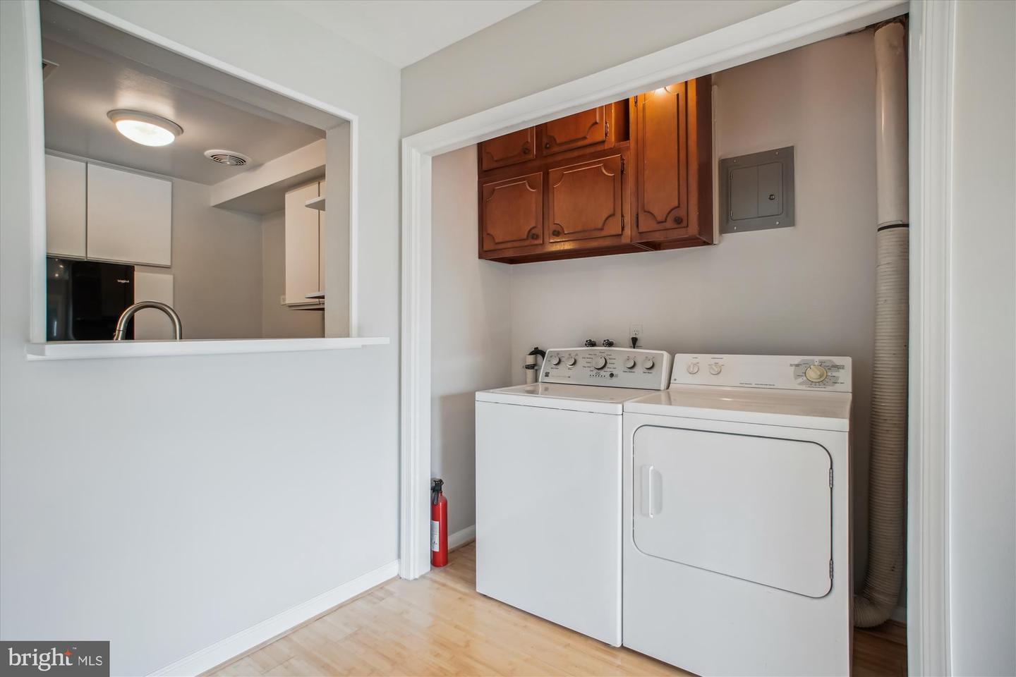 3135 MANOR RD, FALLS CHURCH, Virginia 22042, 3 Bedrooms Bedrooms, ,2 BathroomsBathrooms,Residential,For sale,3135 MANOR RD,VAFX2252664 MLS # VAFX2252664