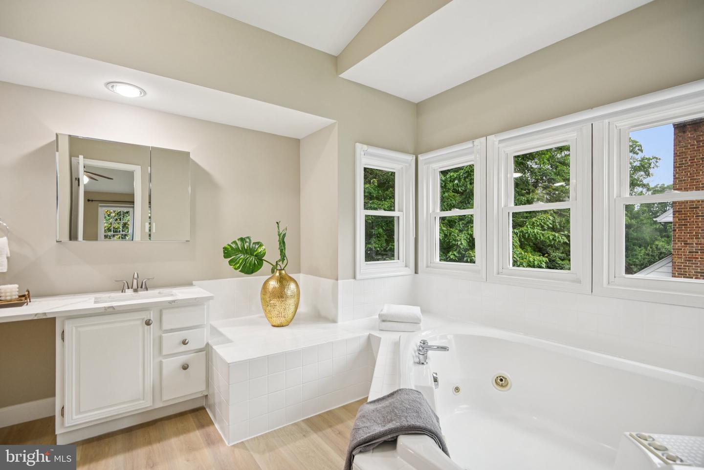 4528 ORR DR, CHANTILLY, Virginia 20151, 4 Bedrooms Bedrooms, ,4 BathroomsBathrooms,Residential,For sale,4528 ORR DR,VAFX2252948 MLS # VAFX2252948