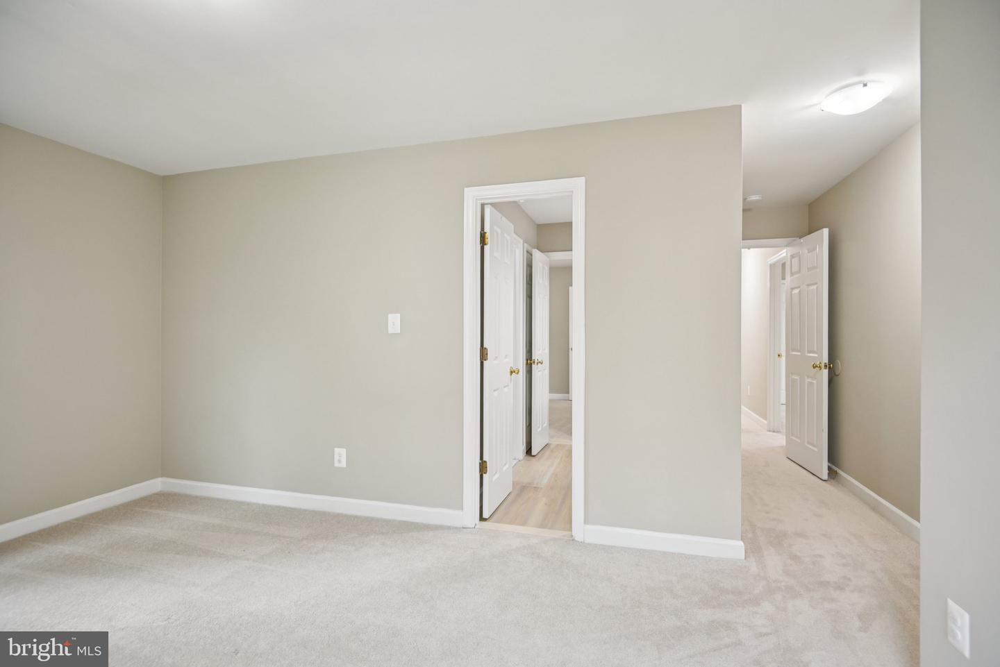 4528 ORR DR, CHANTILLY, Virginia 20151, 4 Bedrooms Bedrooms, ,4 BathroomsBathrooms,Residential,For sale,4528 ORR DR,VAFX2252948 MLS # VAFX2252948