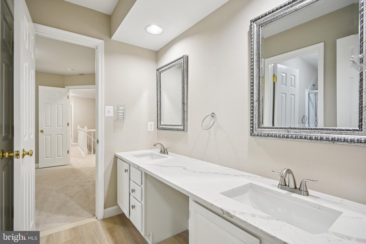 4528 ORR DR, CHANTILLY, Virginia 20151, 4 Bedrooms Bedrooms, ,4 BathroomsBathrooms,Residential,For sale,4528 ORR DR,VAFX2252948 MLS # VAFX2252948