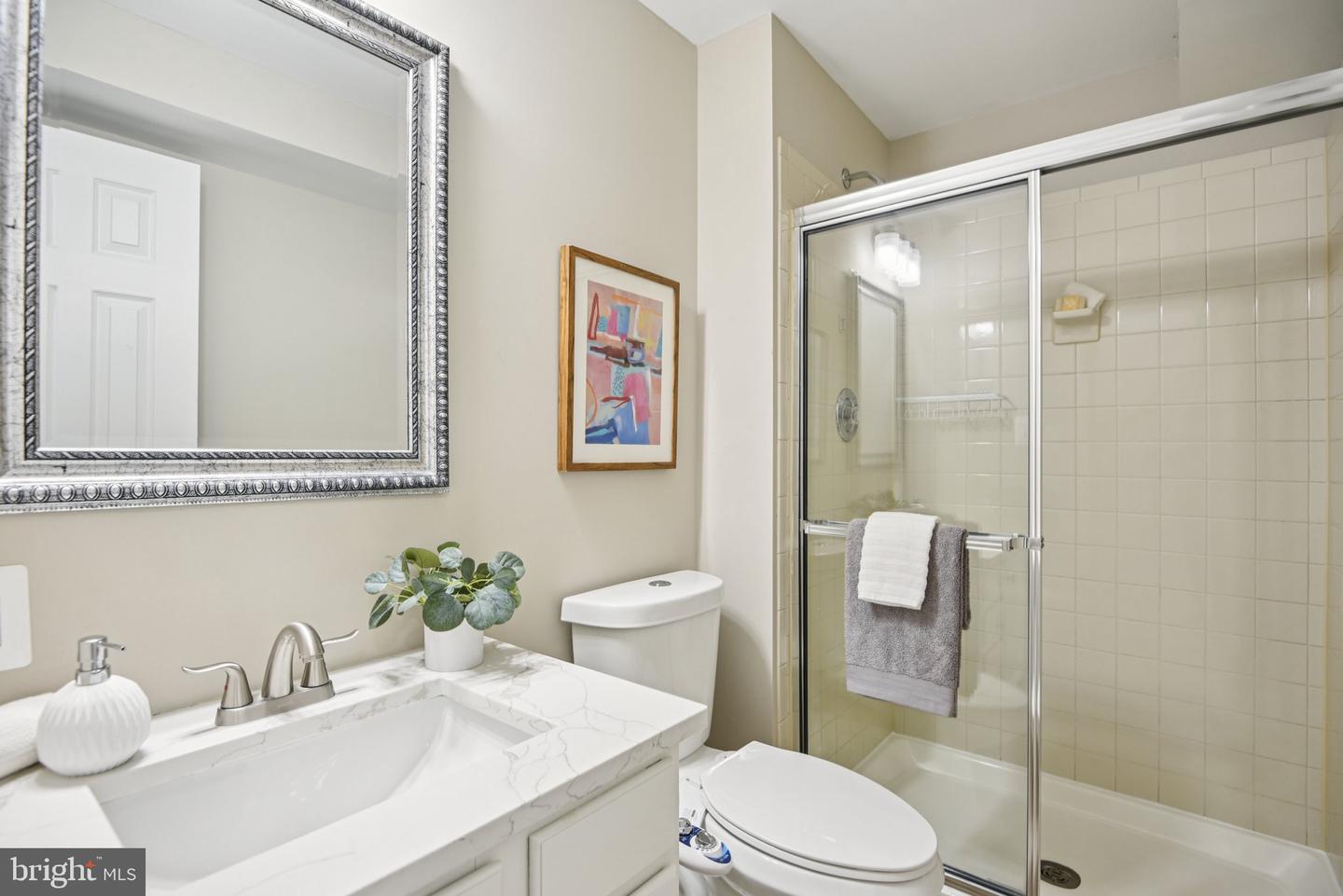 4528 ORR DR, CHANTILLY, Virginia 20151, 4 Bedrooms Bedrooms, ,4 BathroomsBathrooms,Residential,For sale,4528 ORR DR,VAFX2252948 MLS # VAFX2252948