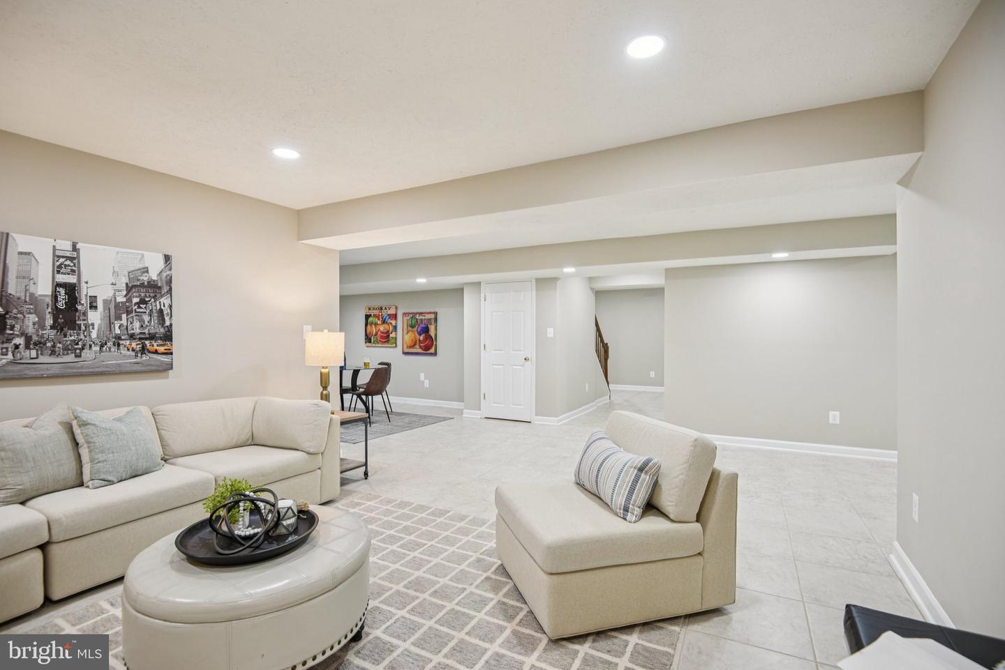 4528 ORR DR, CHANTILLY, Virginia 20151, 4 Bedrooms Bedrooms, ,4 BathroomsBathrooms,Residential,For sale,4528 ORR DR,VAFX2252948 MLS # VAFX2252948