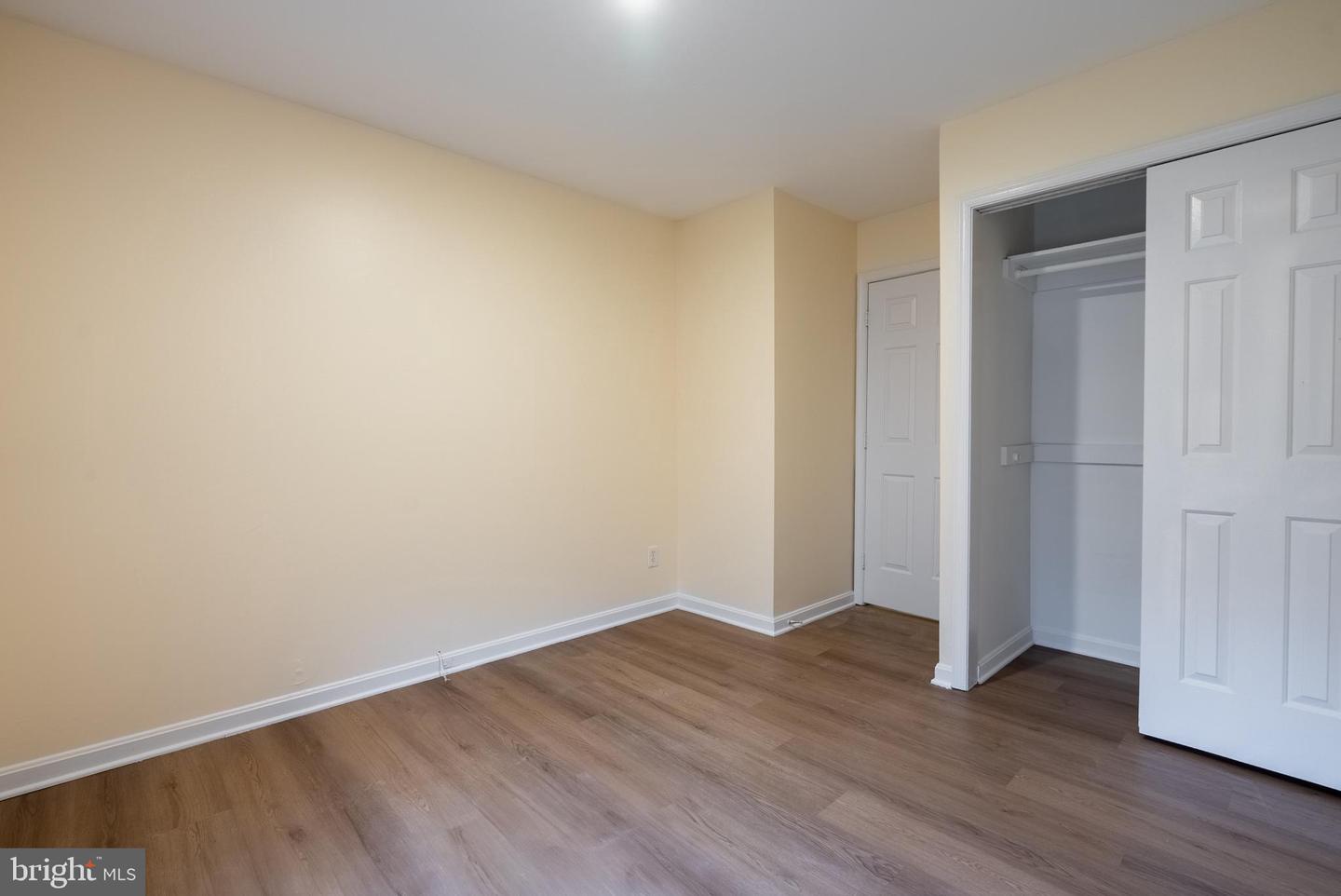 2820 LEE OAKS PLACE #302, FALLS CHURCH, Virginia 22046, 3 Bedrooms Bedrooms, ,2 BathroomsBathrooms,Residential,For sale,2820 LEE OAKS PLACE #302,VAFX2252982 MLS # VAFX2252982
