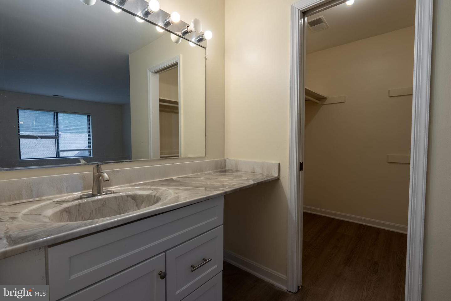 2820 LEE OAKS PLACE #302, FALLS CHURCH, Virginia 22046, 3 Bedrooms Bedrooms, ,2 BathroomsBathrooms,Residential,For sale,2820 LEE OAKS PLACE #302,VAFX2252982 MLS # VAFX2252982