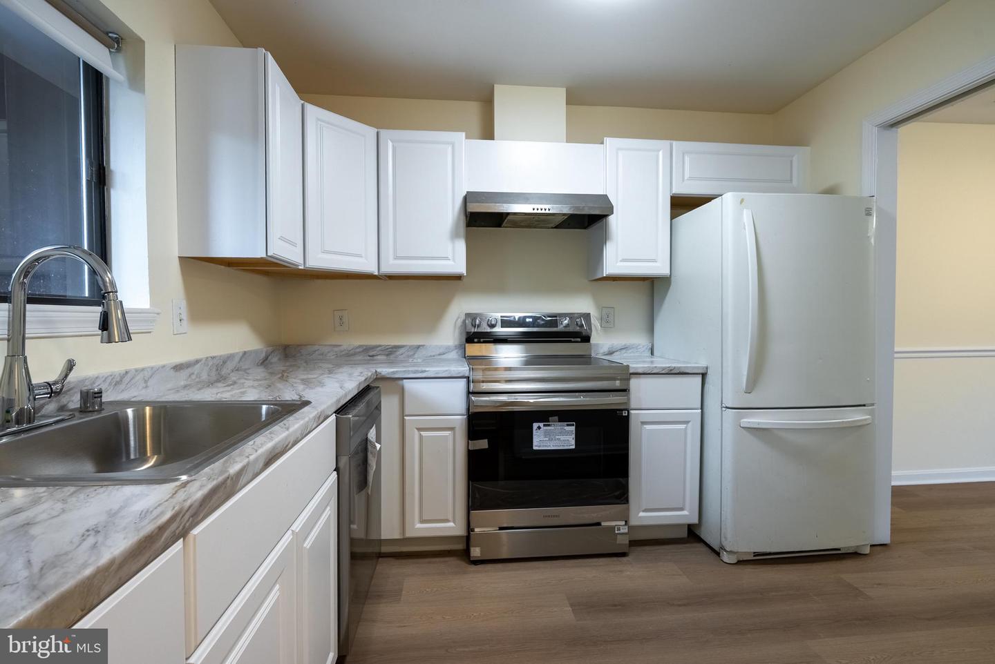 2820 LEE OAKS PLACE #302, FALLS CHURCH, Virginia 22046, 3 Bedrooms Bedrooms, ,2 BathroomsBathrooms,Residential,For sale,2820 LEE OAKS PLACE #302,VAFX2252982 MLS # VAFX2252982