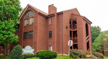 2820 LEE OAKS PLACE #302, FALLS CHURCH, Virginia 22046, 3 Bedrooms Bedrooms, ,2 BathroomsBathrooms,Residential,For sale,2820 LEE OAKS PLACE #302,VAFX2252982 MLS # VAFX2252982