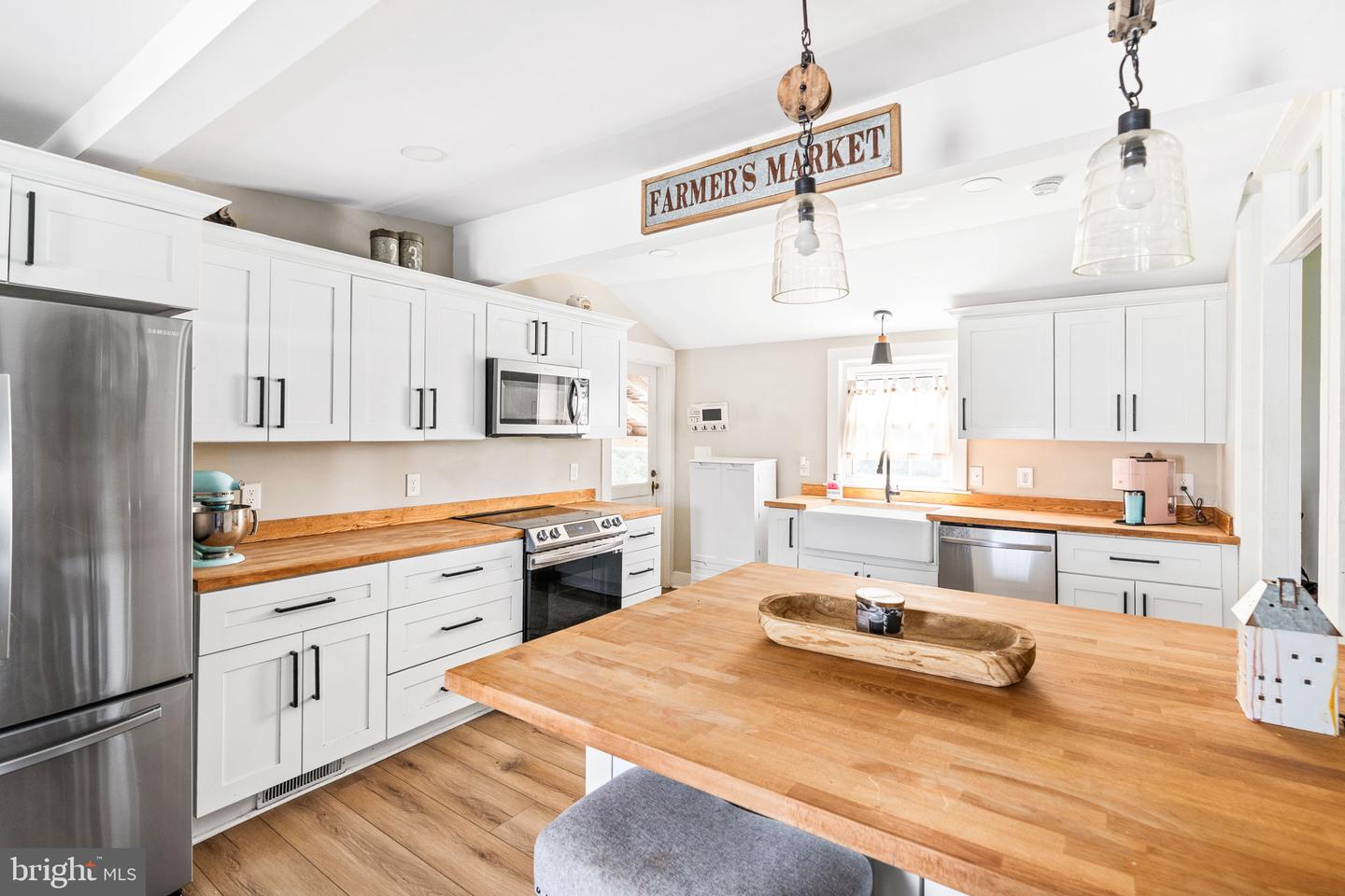 3586 MANFIELD RD, AYLETT, Virginia 23009, 4 Bedrooms Bedrooms, ,3 BathroomsBathrooms,Residential,For sale,3586 MANFIELD RD,VAKW2000244 MLS # VAKW2000244