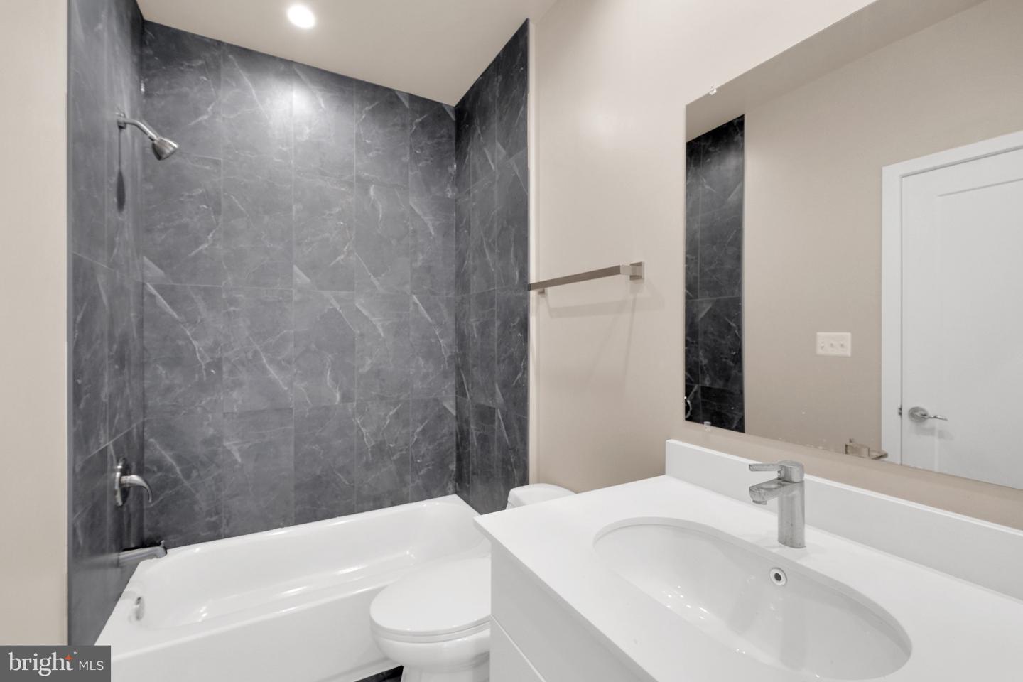 854 XENIA ST SE #2, WASHINGTON, District Of Columbia 20032, 3 Bedrooms Bedrooms, ,3 BathroomsBathrooms,Residential,For sale,854 XENIA ST SE #2,DCDC2208758 MLS # DCDC2208758