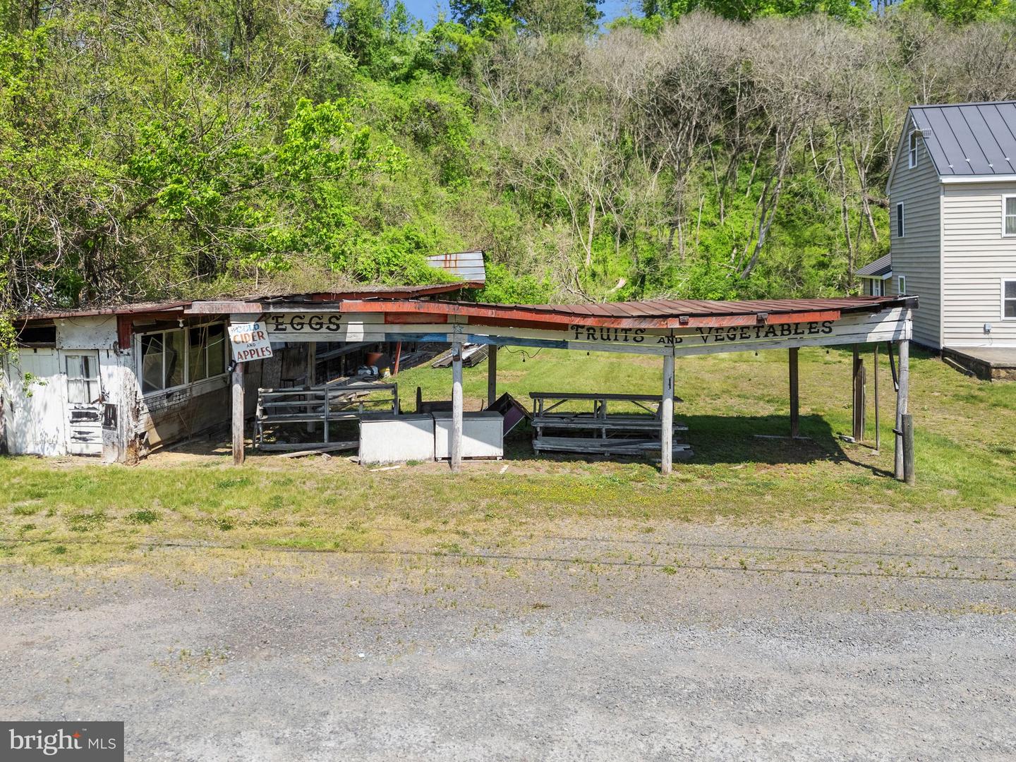 11947 LEE HWY, SPERRYVILLE, Virginia 22740, 2 Bedrooms Bedrooms, ,2 BathroomsBathrooms,Residential,For sale,11947 LEE HWY,VARP2002162 MLS # VARP2002162