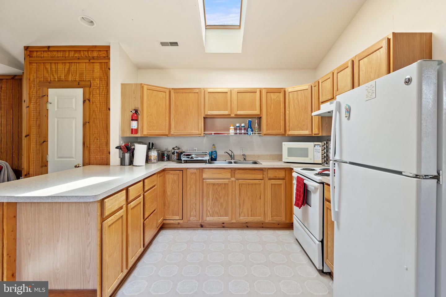11947 LEE HWY, SPERRYVILLE, Virginia 22740, 2 Bedrooms Bedrooms, ,2 BathroomsBathrooms,Residential,For sale,11947 LEE HWY,VARP2002162 MLS # VARP2002162