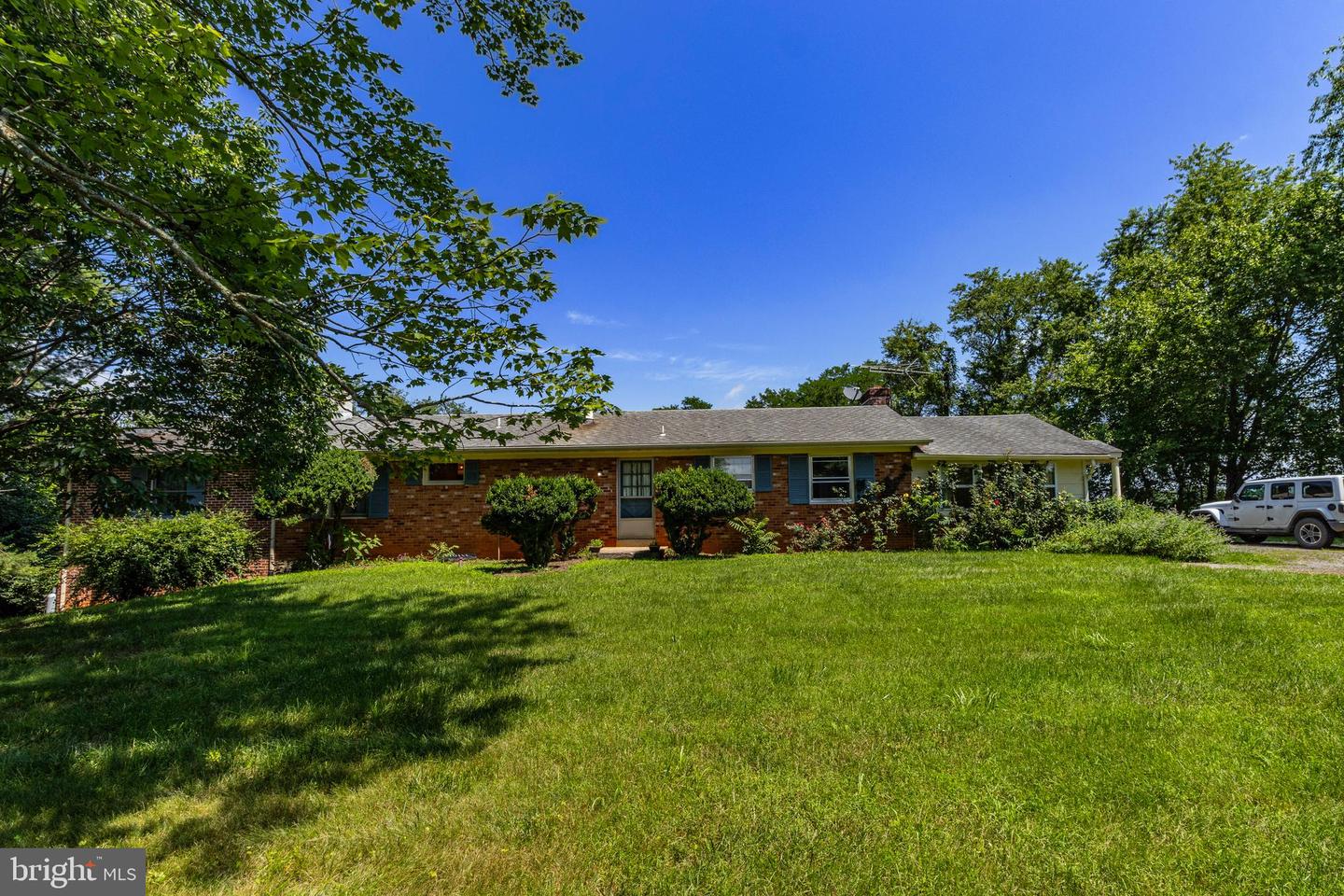 13415 CREST HILL RD, FLINT HILL, Virginia 22627, 3 Bedrooms Bedrooms, ,2 BathroomsBathrooms,Residential,For sale,13415 CREST HILL RD,VARP2002164 MLS # VARP2002164