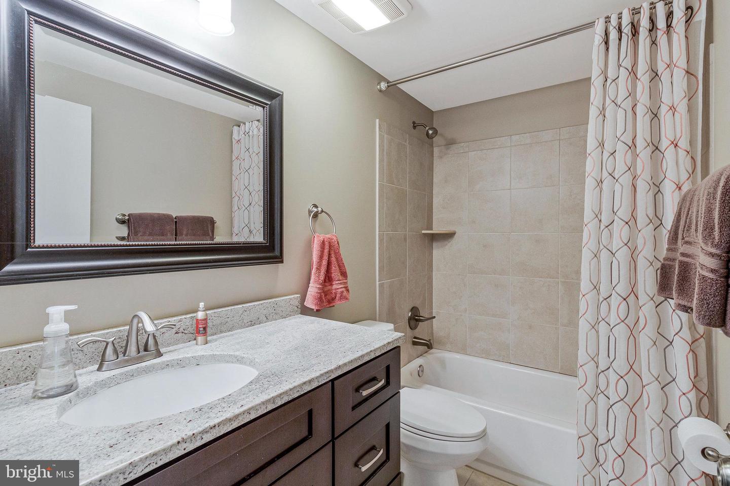 7596-J LAKESIDE VILLAGE DR, FALLS CHURCH, Virginia 22042, 2 Bedrooms Bedrooms, ,2 BathroomsBathrooms,Residential,For sale,7596-J LAKESIDE VILLAGE DR,VAFX2253170 MLS # VAFX2253170