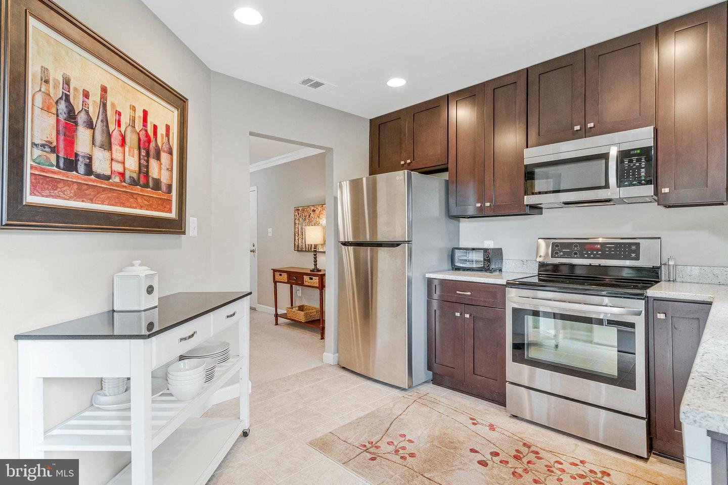 7596-J LAKESIDE VILLAGE DR, FALLS CHURCH, Virginia 22042, 2 Bedrooms Bedrooms, ,2 BathroomsBathrooms,Residential,For sale,7596-J LAKESIDE VILLAGE DR,VAFX2253170 MLS # VAFX2253170