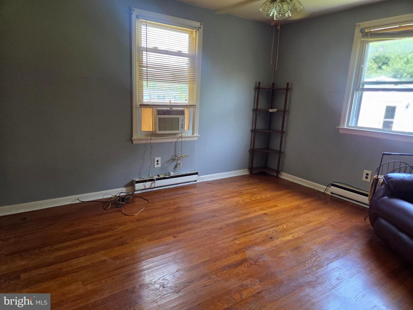 5880 CARDINAL ST, MOUNT JACKSON, Virginia 22842, 3 Bedrooms Bedrooms, ,1 BathroomBathrooms,Residential,For sale,5880 CARDINAL ST,VASH2011892 MLS # VASH2011892