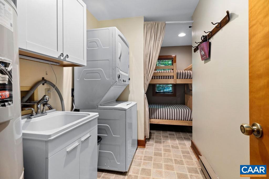 67 TIMBER CAMP DR, ROSELAND, Virginia 22967, 3 Bedrooms Bedrooms, ,2 BathroomsBathrooms,Residential,For sale,67 TIMBER CAMP DR,666349 MLS # 666349