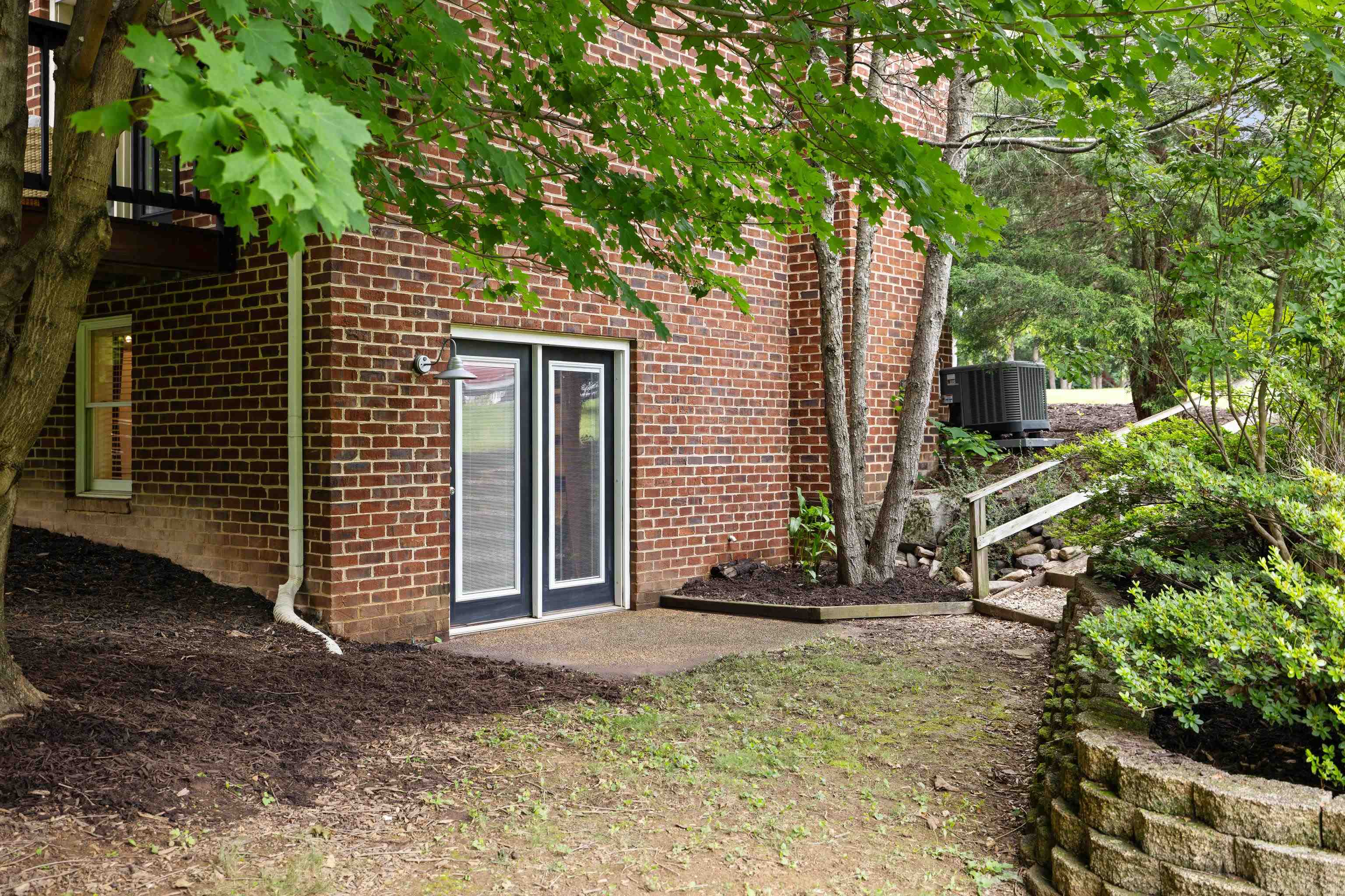 1168 SPRINGFIELD DR, HARRISONBURG, Virginia 22801, 4 Bedrooms Bedrooms, ,2 BathroomsBathrooms,Residential,GREAT FAMILY HOME WITH BASEMENT & HUGE BACKYAR,1168 SPRINGFIELD DR,666373 MLS # 666373
