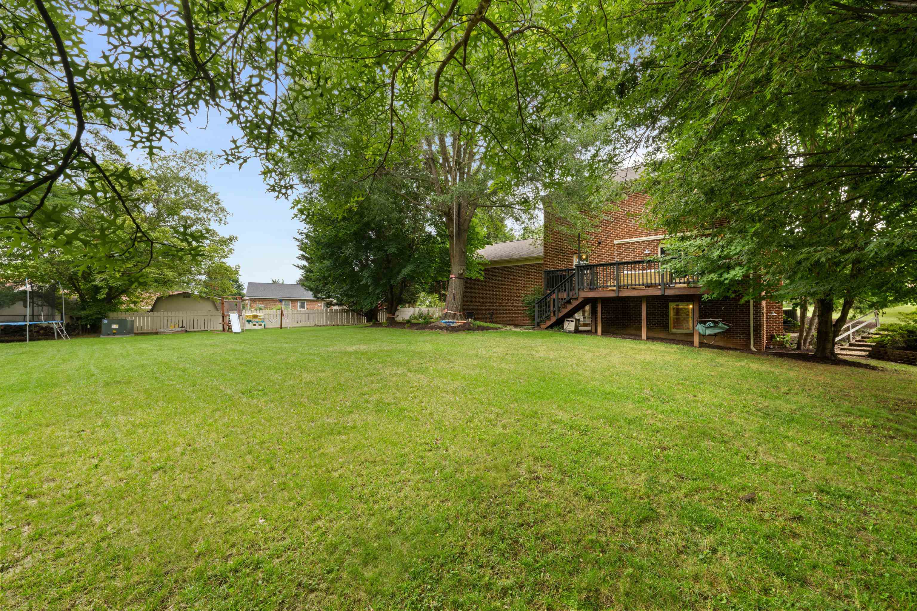 1168 SPRINGFIELD DR, HARRISONBURG, Virginia 22801, 4 Bedrooms Bedrooms, ,2 BathroomsBathrooms,Residential,GREAT FAMILY HOME WITH BASEMENT & HUGE BACKYAR,1168 SPRINGFIELD DR,666373 MLS # 666373