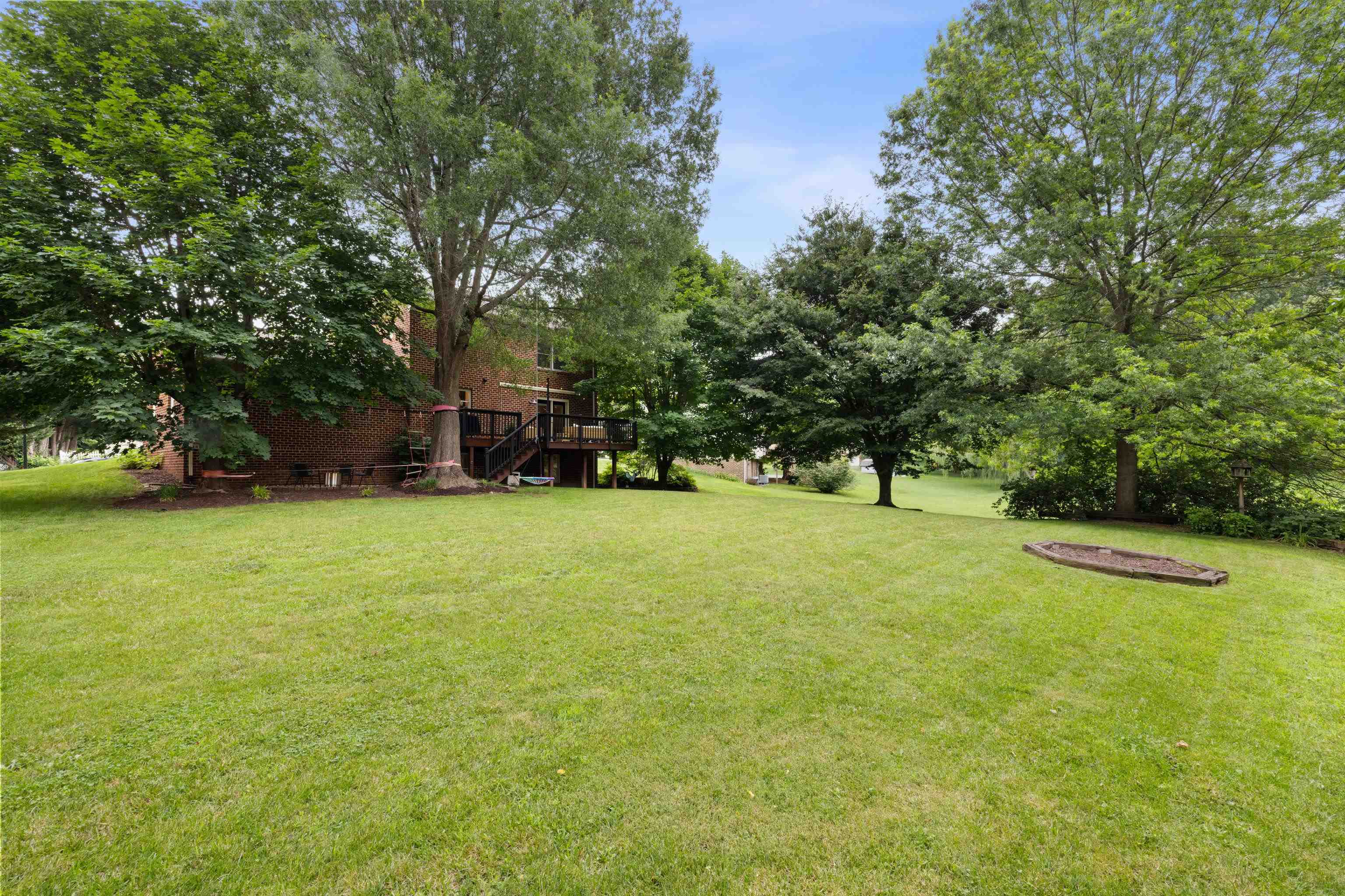 1168 SPRINGFIELD DR, HARRISONBURG, Virginia 22801, 4 Bedrooms Bedrooms, ,2 BathroomsBathrooms,Residential,GREAT FAMILY HOME WITH BASEMENT & HUGE BACKYAR,1168 SPRINGFIELD DR,666373 MLS # 666373