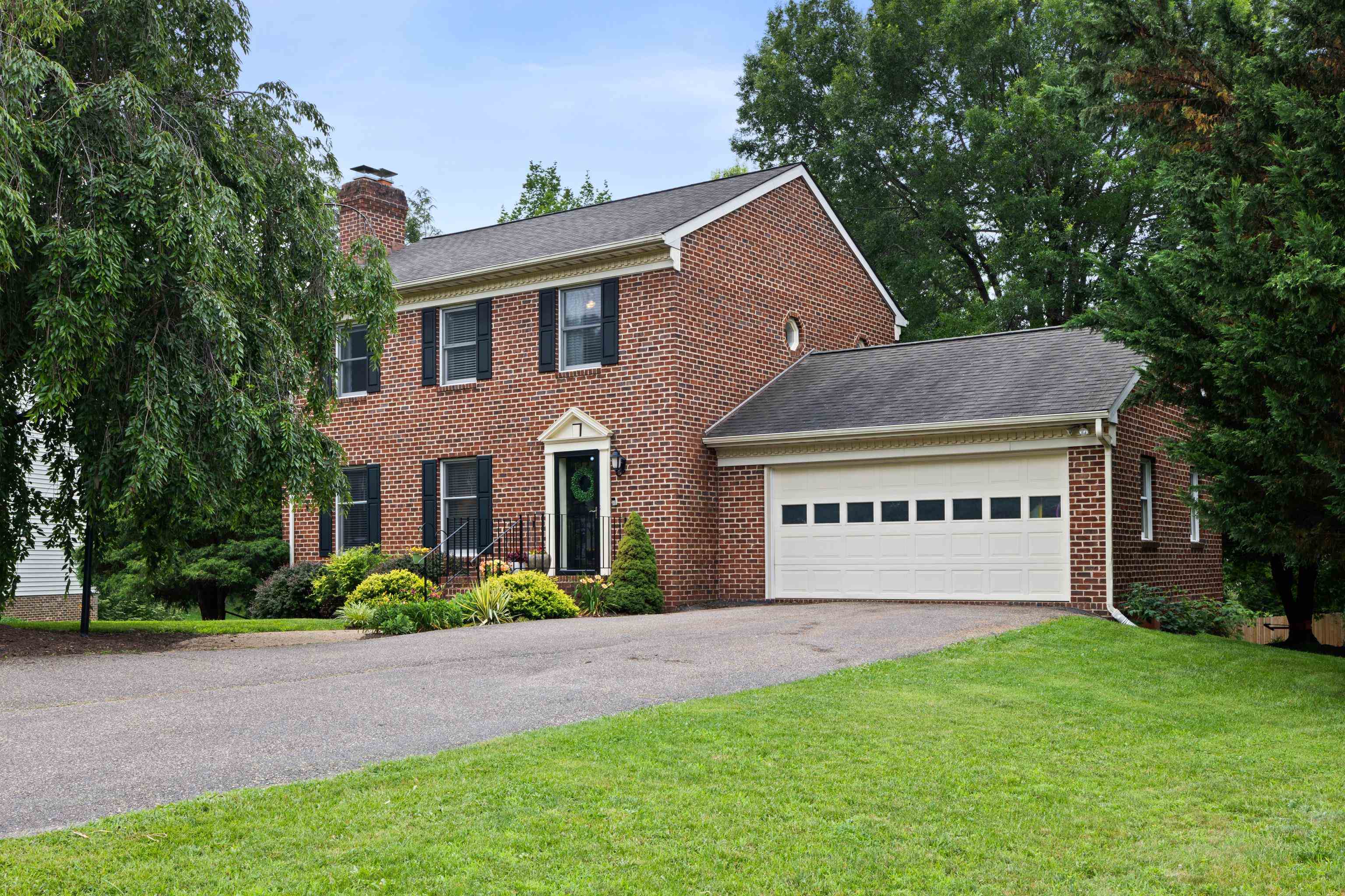1168 SPRINGFIELD DR, HARRISONBURG, Virginia 22801, 4 Bedrooms Bedrooms, ,2 BathroomsBathrooms,Residential,GREAT FAMILY HOME WITH BASEMENT & HUGE BACKYAR,1168 SPRINGFIELD DR,666373 MLS # 666373