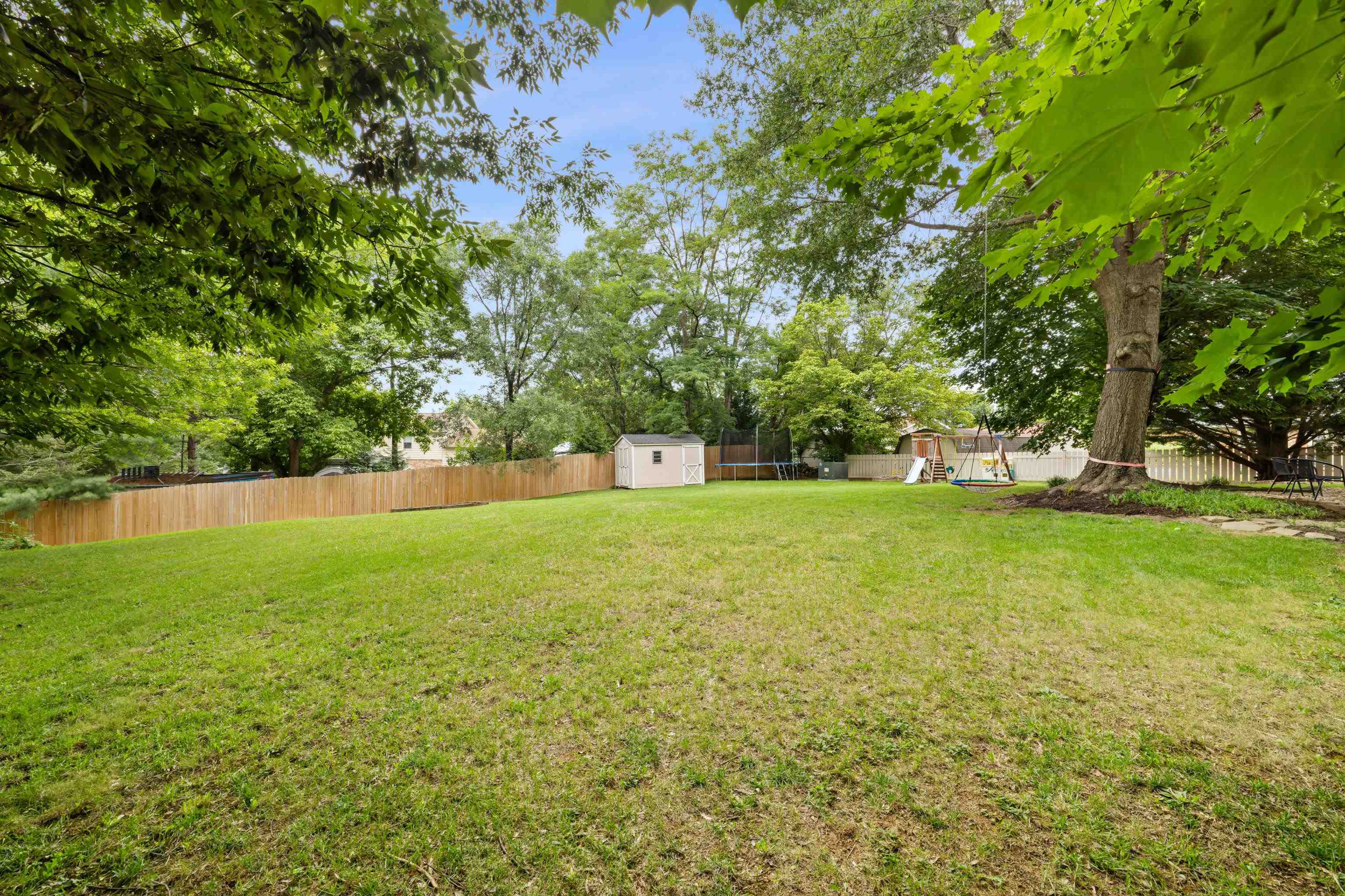 1168 SPRINGFIELD DR, HARRISONBURG, Virginia 22801, 4 Bedrooms Bedrooms, ,2 BathroomsBathrooms,Residential,GREAT FAMILY HOME WITH BASEMENT & HUGE BACKYAR,1168 SPRINGFIELD DR,666373 MLS # 666373