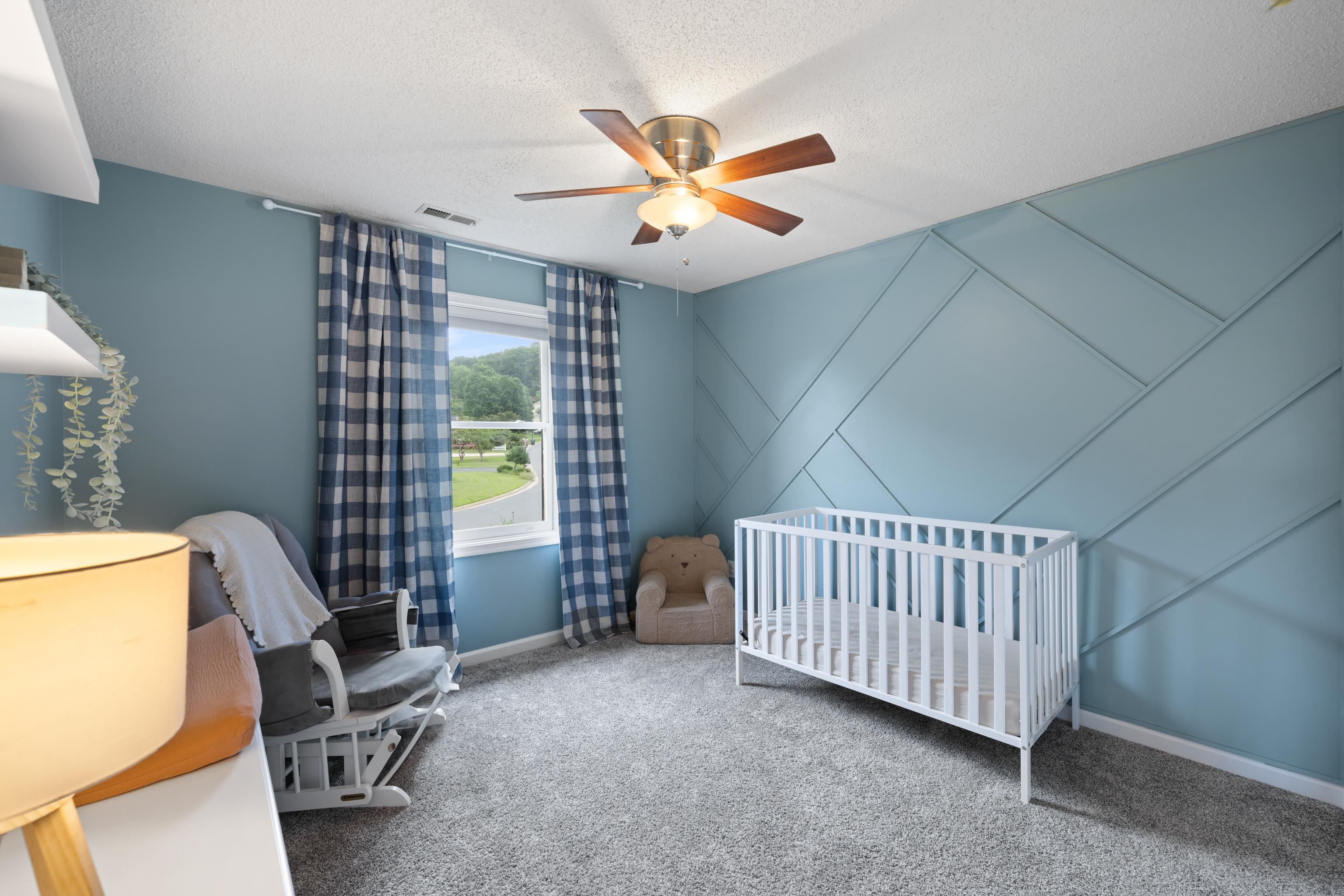 1168 SPRINGFIELD DR, HARRISONBURG, Virginia 22801, 4 Bedrooms Bedrooms, ,2 BathroomsBathrooms,Residential,GREAT FAMILY HOME WITH BASEMENT & HUGE BACKYAR,1168 SPRINGFIELD DR,666373 MLS # 666373
