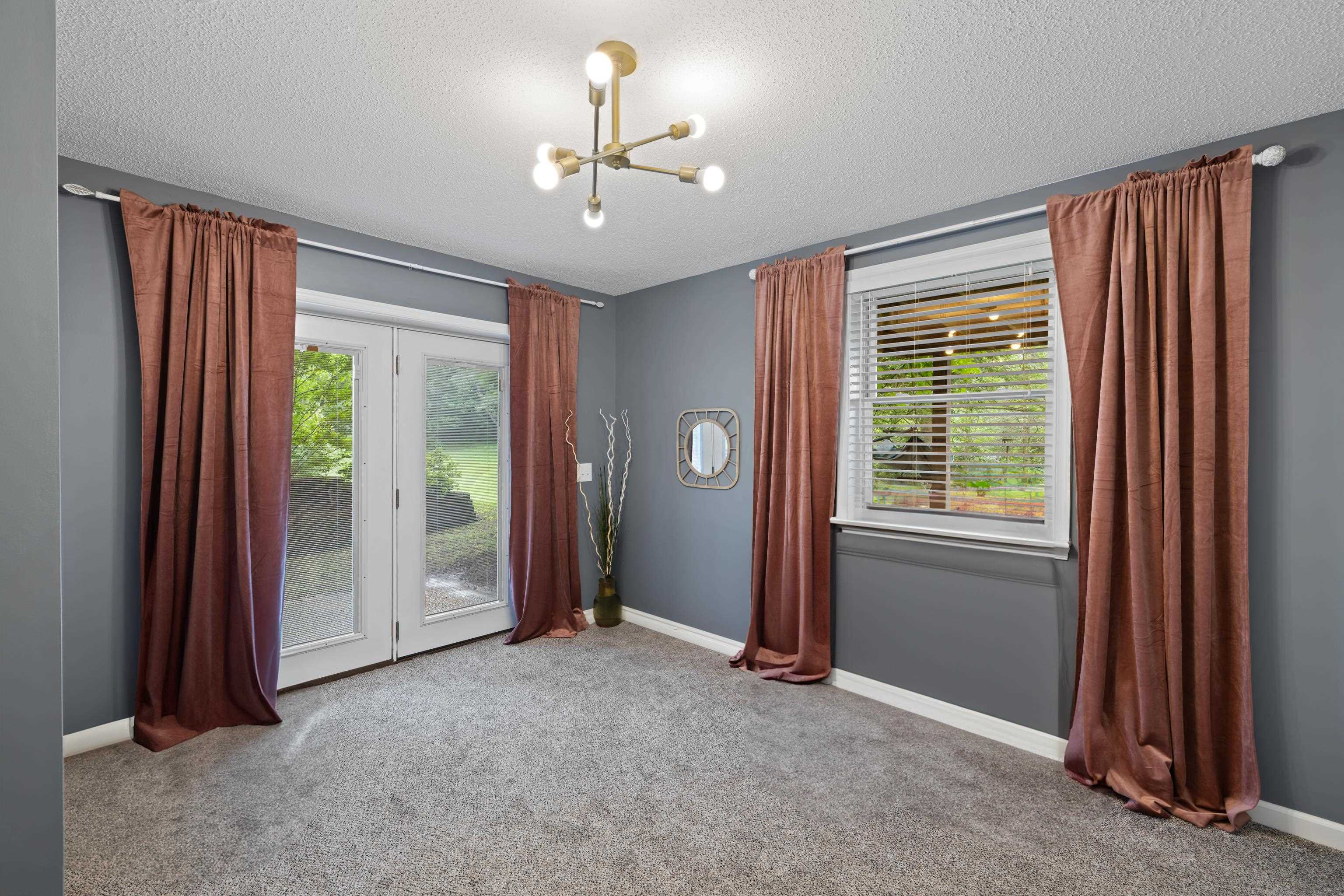 1168 SPRINGFIELD DR, HARRISONBURG, Virginia 22801, 4 Bedrooms Bedrooms, ,2 BathroomsBathrooms,Residential,GREAT FAMILY HOME WITH BASEMENT & HUGE BACKYAR,1168 SPRINGFIELD DR,666373 MLS # 666373