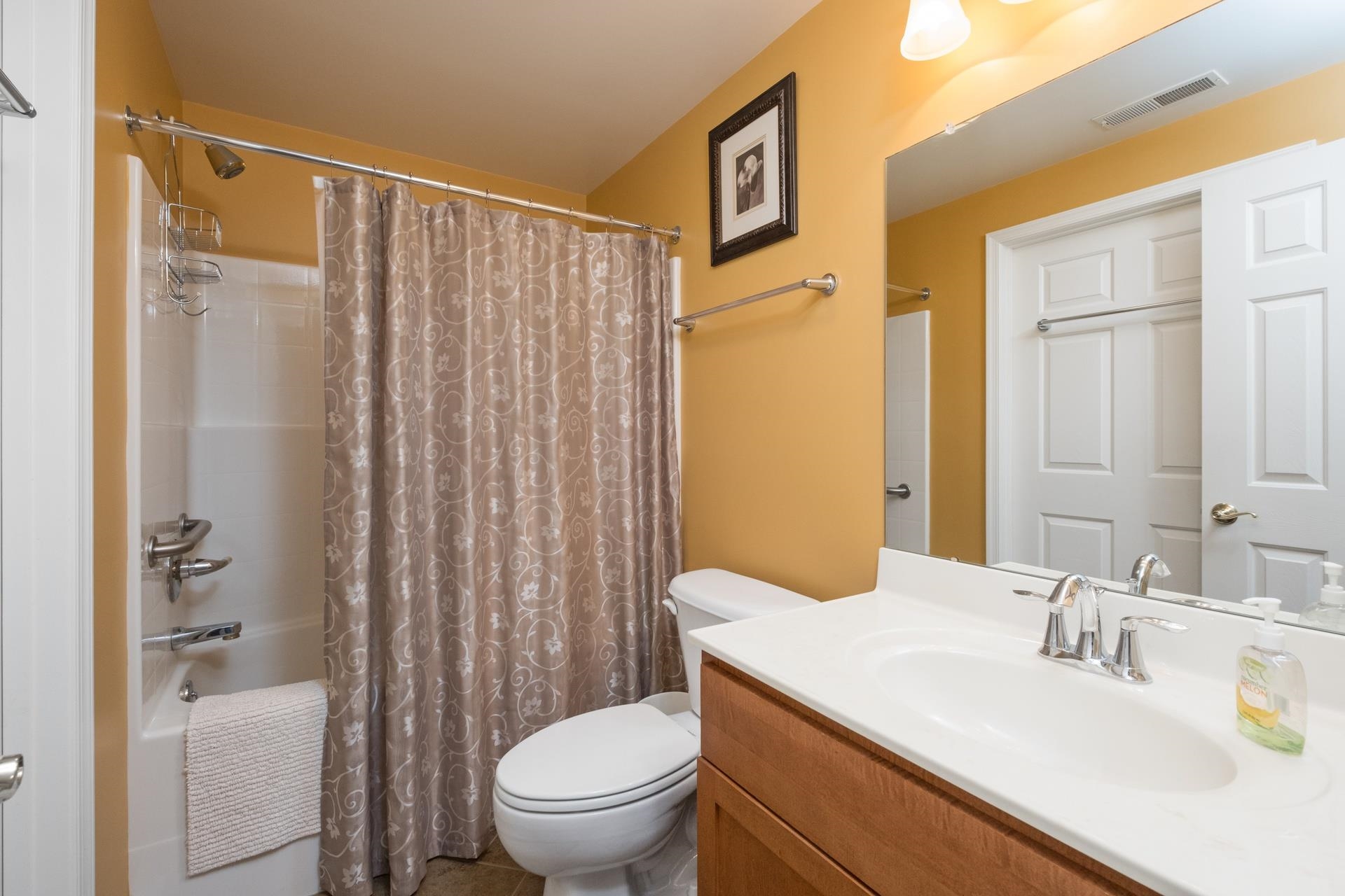 1410 N COALTER ST, STAUNTON, Virginia 24401, 2 Bedrooms Bedrooms, ,2 BathroomsBathrooms,Residential,1410 N COALTER ST,666379 MLS # 666379