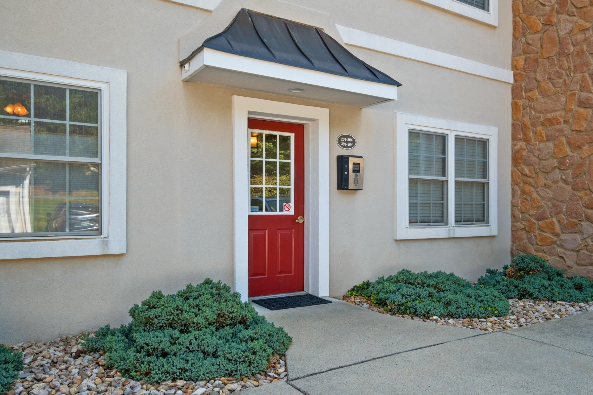 1410 N COALTER ST, STAUNTON, Virginia 24401, 2 Bedrooms Bedrooms, ,2 BathroomsBathrooms,Residential,1410 N COALTER ST,666379 MLS # 666379