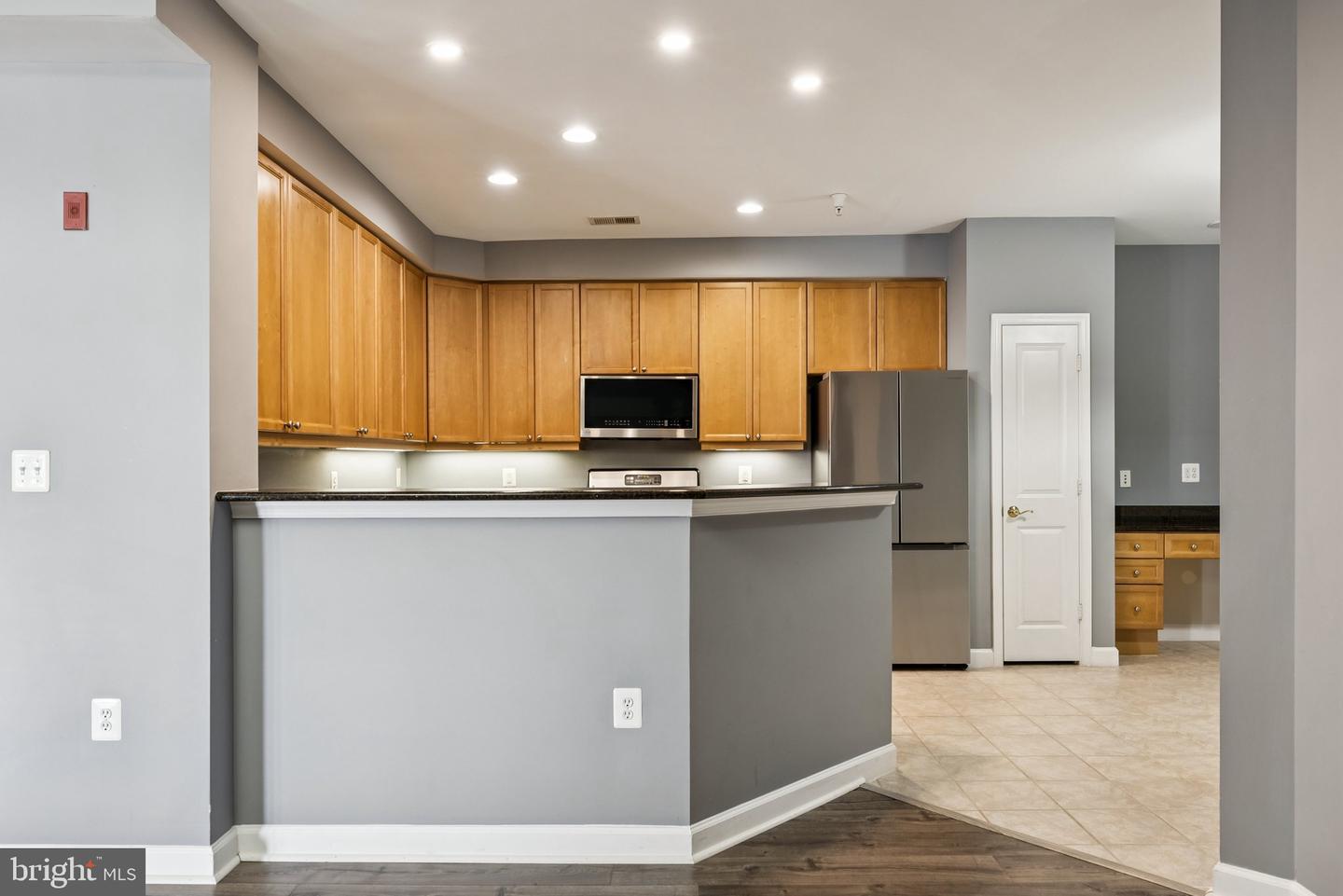 440 BELMONT BAY DR #302, WOODBRIDGE, Virginia 22191, 2 Bedrooms Bedrooms, ,2 BathroomsBathrooms,Residential,For sale,440 BELMONT BAY DR #302,VAPW2093802 MLS # VAPW2093802