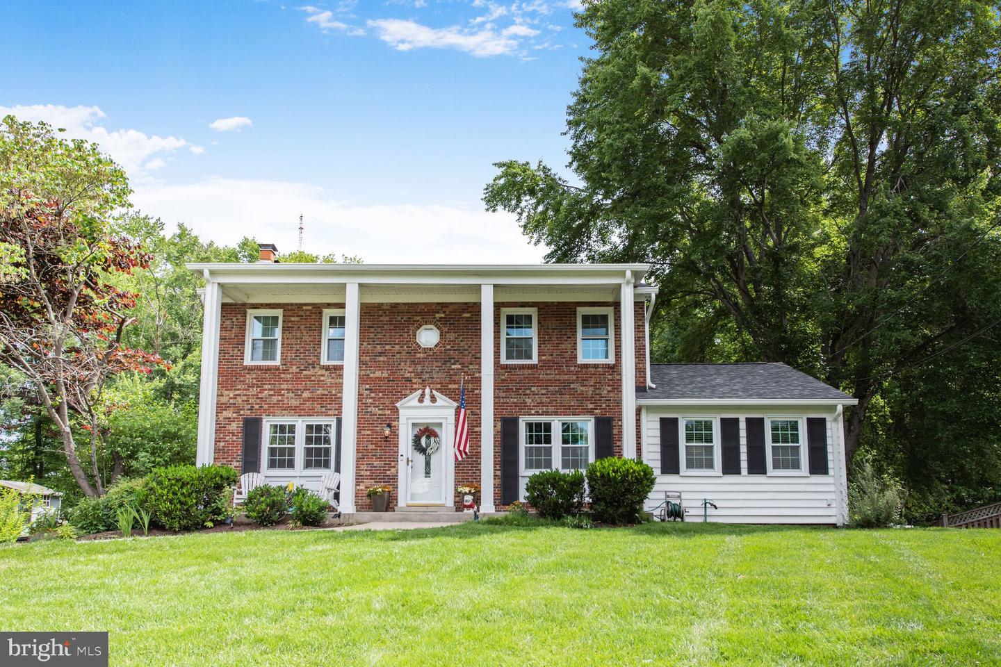 7611 KINGSBURY RD, ALEXANDRIA, Virginia 22315, 4 Bedrooms Bedrooms, ,4 BathroomsBathrooms,Residential,For sale,7611 KINGSBURY RD,VAFX2240950 MLS # VAFX2240950