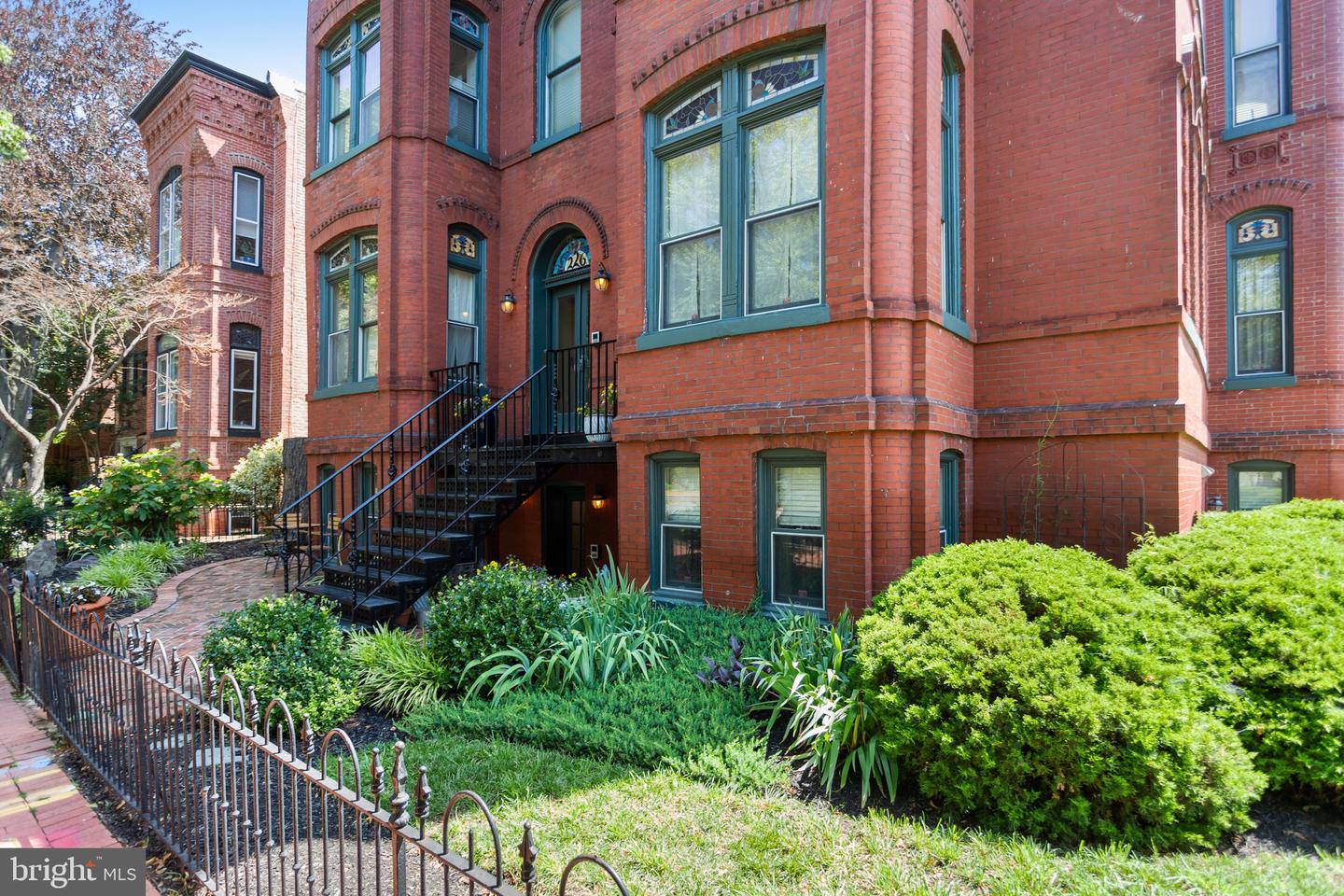 226 5TH ST SE #401, WASHINGTON, District Of Columbia 20003, 2 Bedrooms Bedrooms, ,2 BathroomsBathrooms,Residential,For sale,226 5TH ST SE #401,DCDC2202606 MLS # DCDC2202606