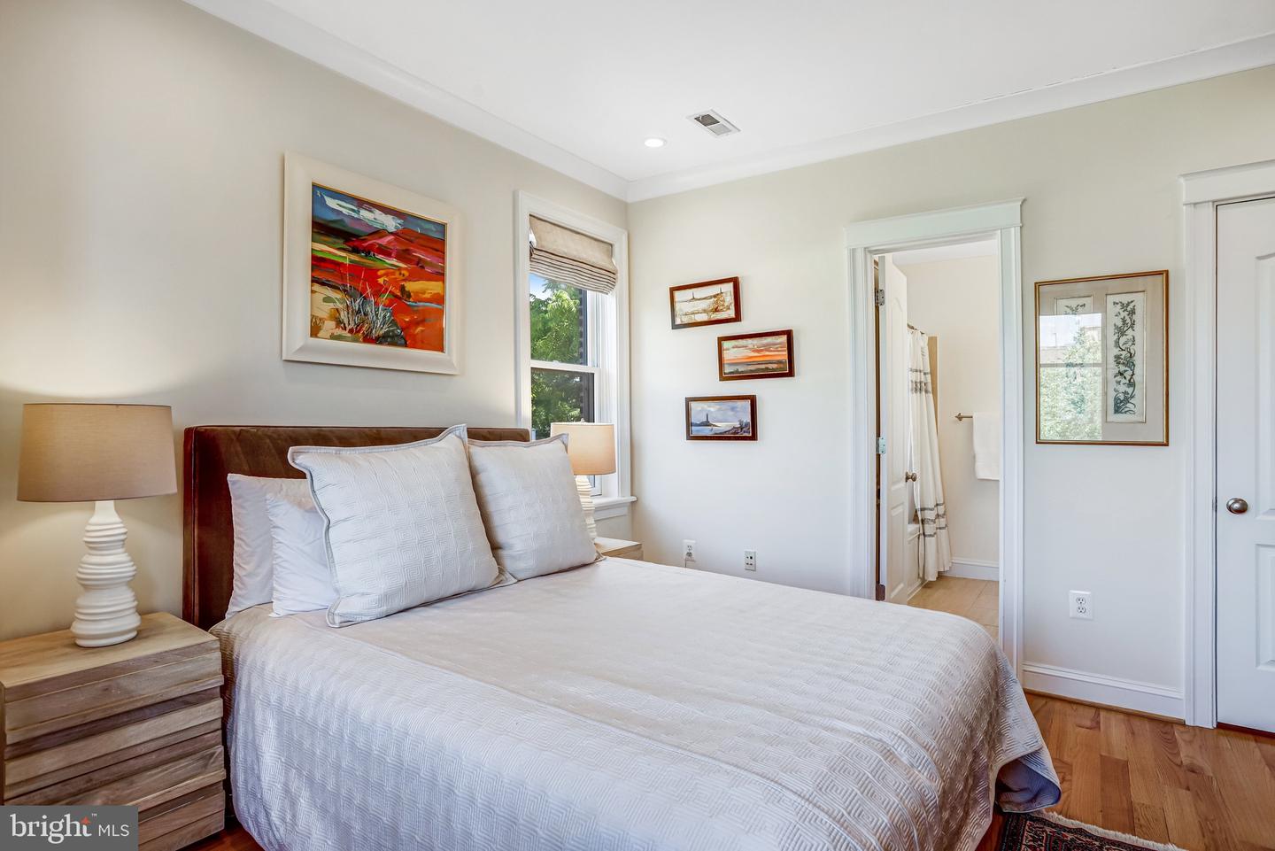 226 5TH ST SE #401, WASHINGTON, District Of Columbia 20003, 2 Bedrooms Bedrooms, ,2 BathroomsBathrooms,Residential,For sale,226 5TH ST SE #401,DCDC2202606 MLS # DCDC2202606